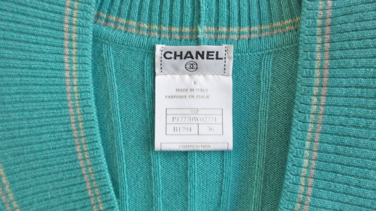 CHANEL PARIS Pure cashmere ribbed tennis sweater For Sale 2