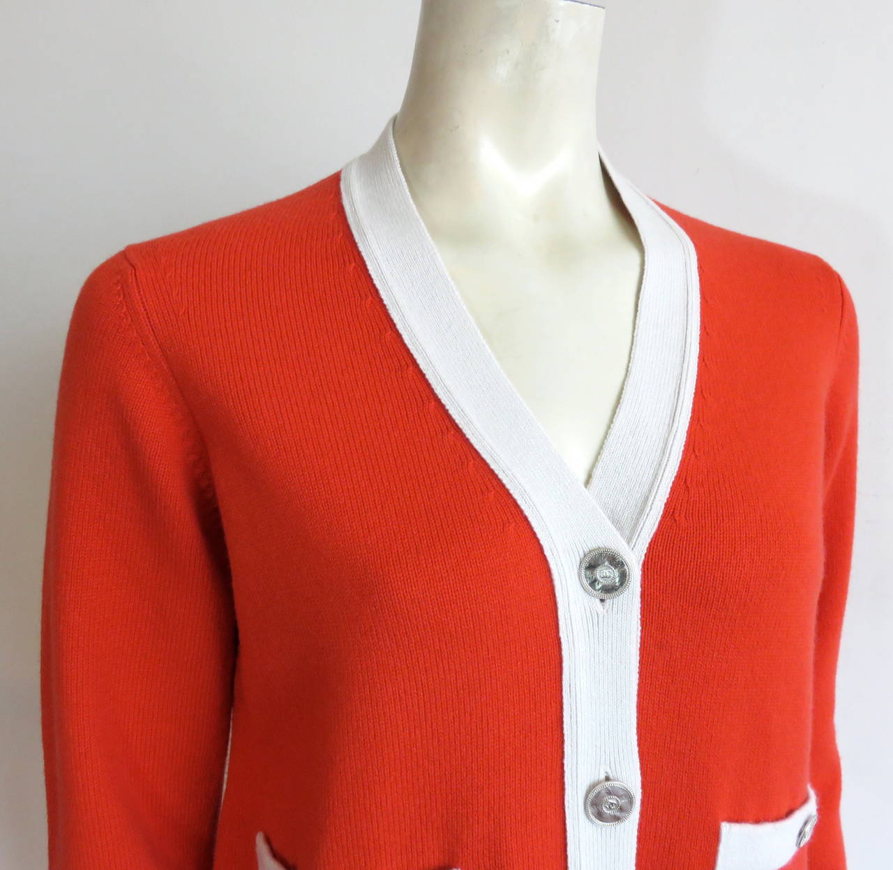 CHANEL PARIS Pure cashmere cardigan jacket In Excellent Condition In Newport Beach, CA