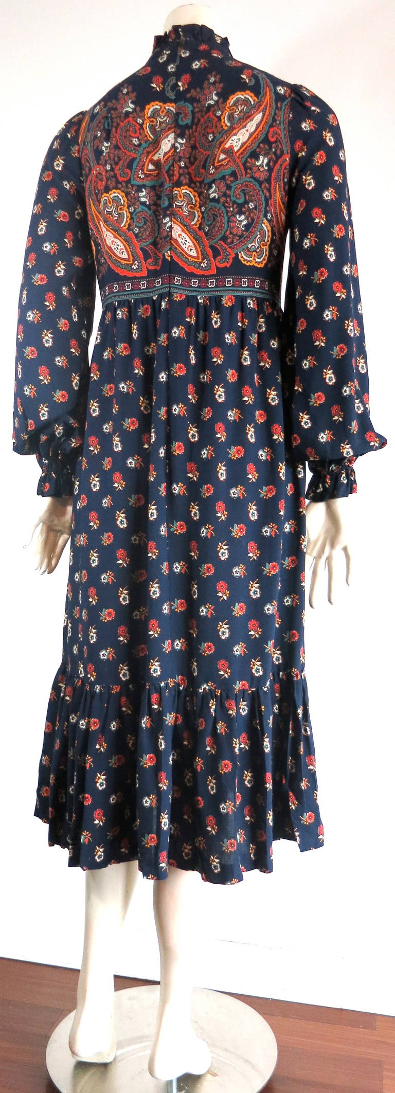 1970s TEAL TRAINA Mignon paisley floral dress For Sale 1