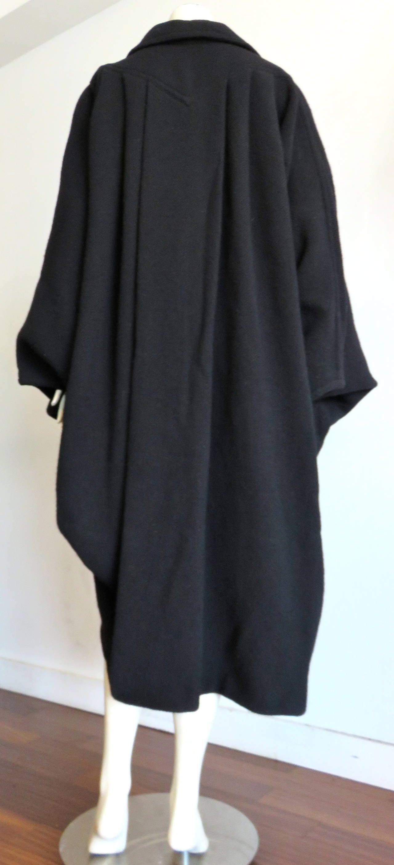 1976 ISSEY MIYAKE Oversized batwing cocoon coat For Sale 2