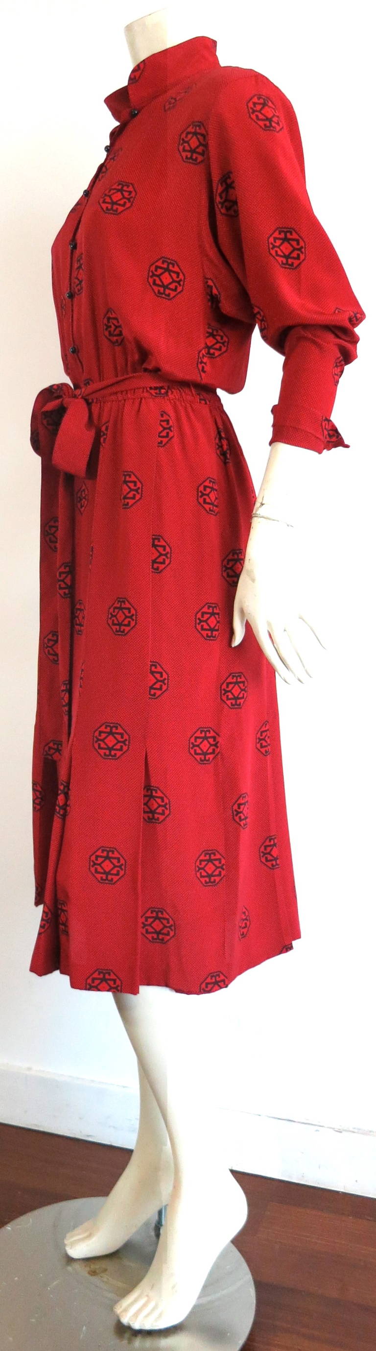 Women's 1970s GUY LAROCHE Red silk day dress For Sale