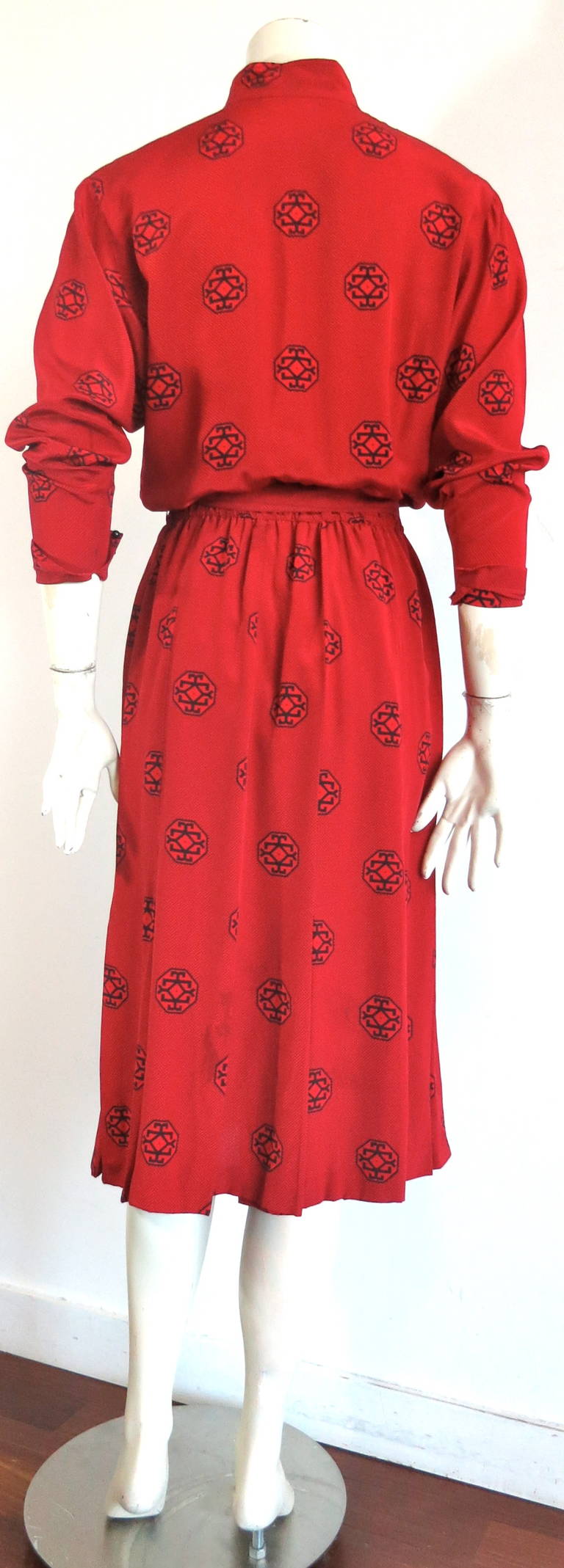 1970s GUY LAROCHE Red silk day dress For Sale 1