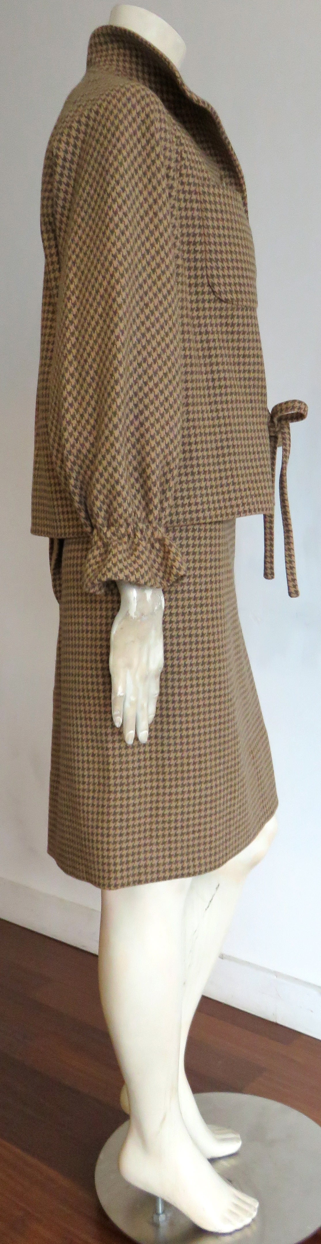 Women's 1960's PIERRE CARDIN PARIS Wool houndstooth skirt suit For Sale