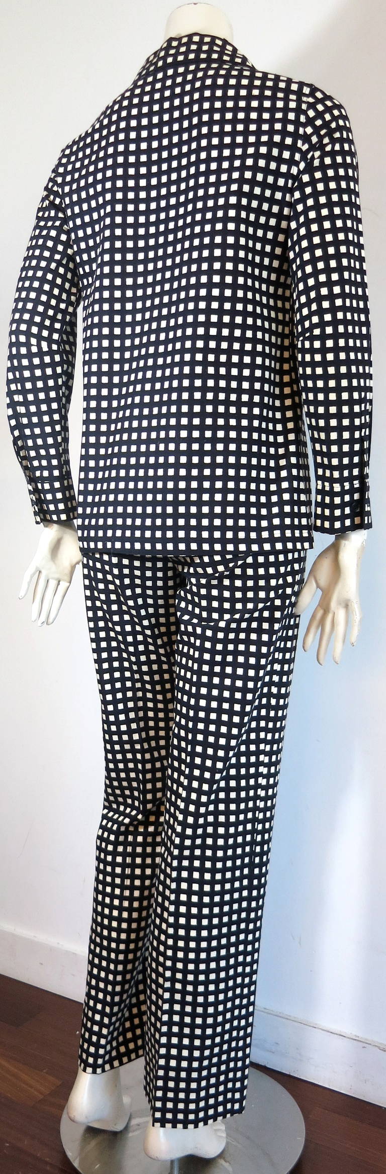 1973 MARIMEKKO OY FINLAND Black & white shirt & pant set For Sale 2