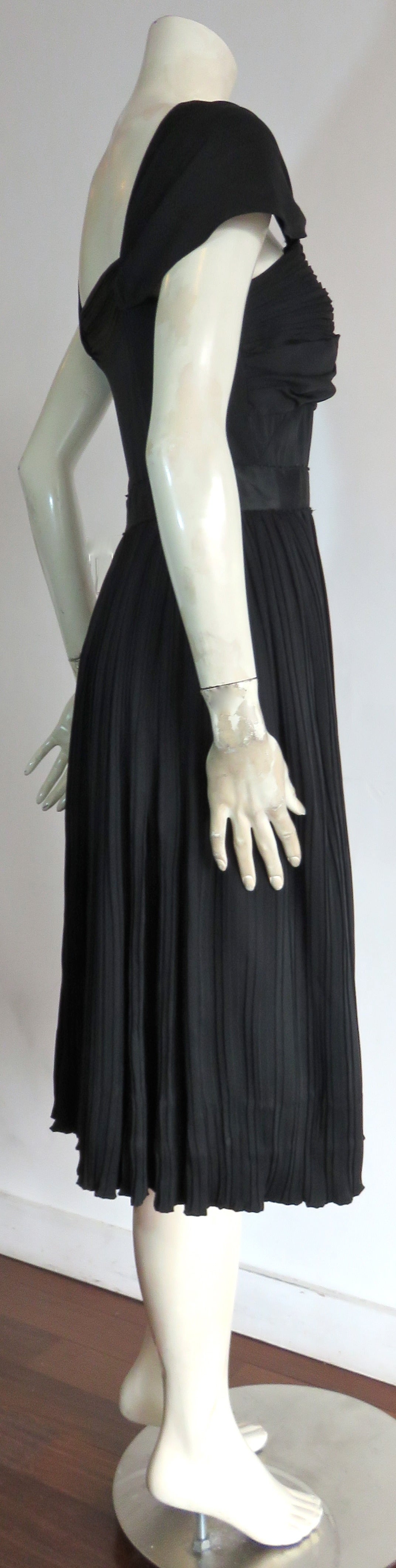 1950's MAINBOCHER Draped black silk cocktail dress For Sale 1