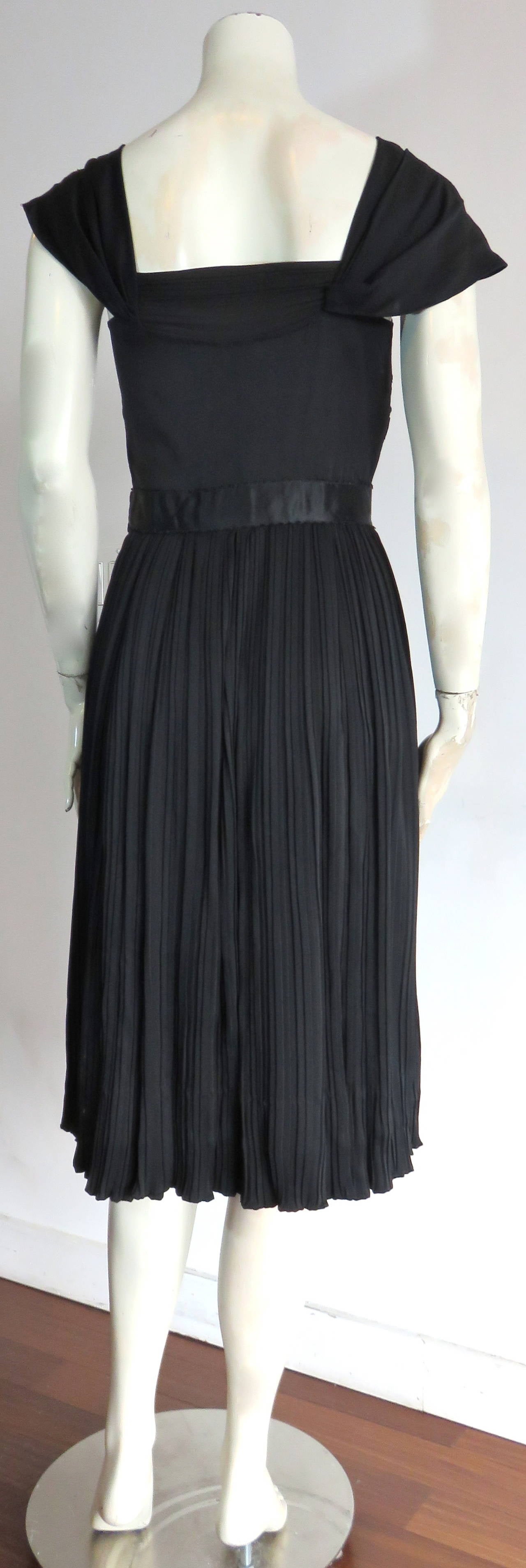 1950's MAINBOCHER Draped black silk cocktail dress For Sale 2