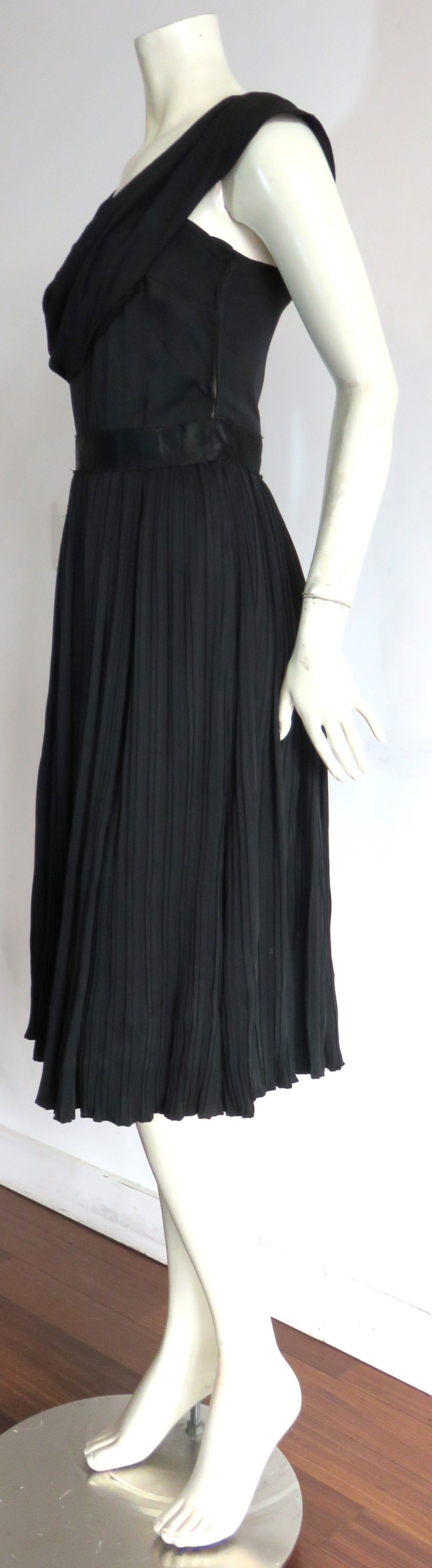 1950's MAINBOCHER Draped black silk cocktail dress For Sale 4