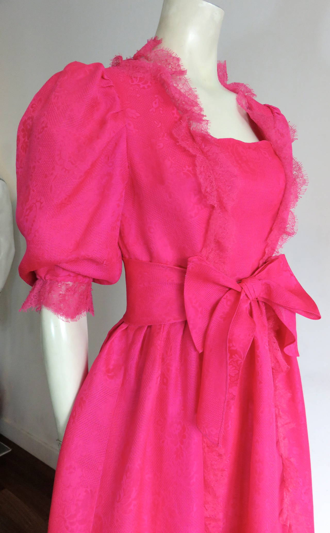 1970's NINA RICCI PARIS Haute pink silk evening gown For Sale 3