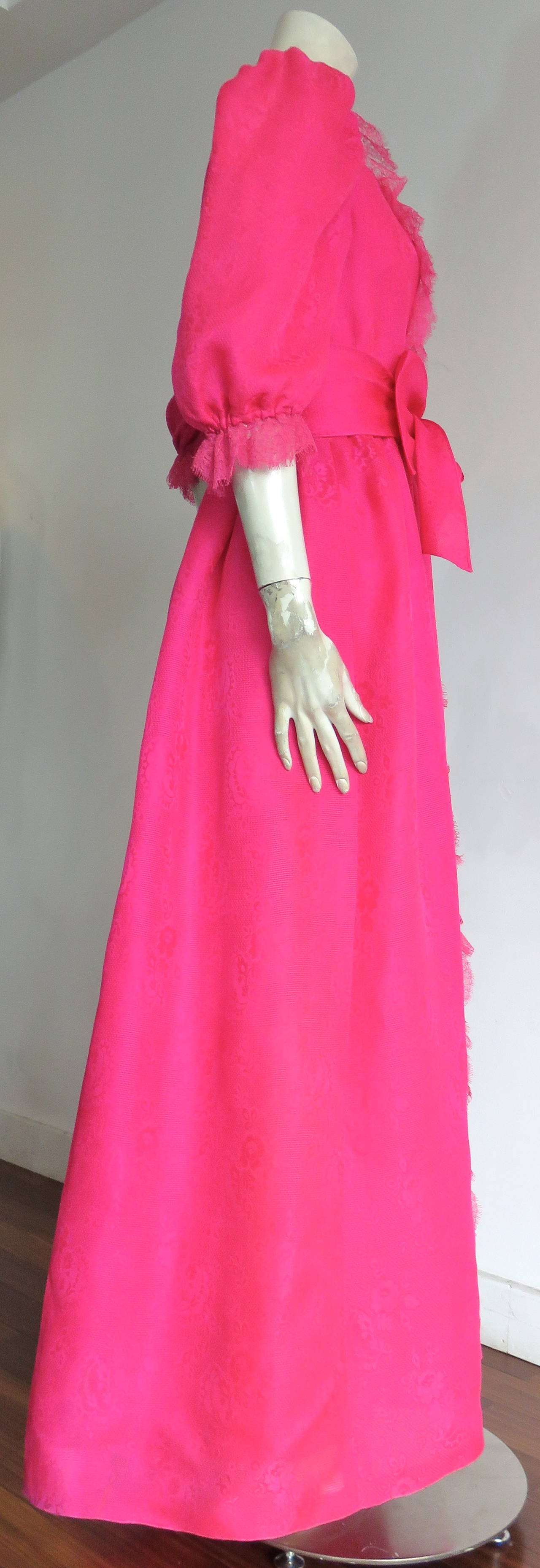 Women's 1970's NINA RICCI PARIS Haute pink silk evening gown For Sale