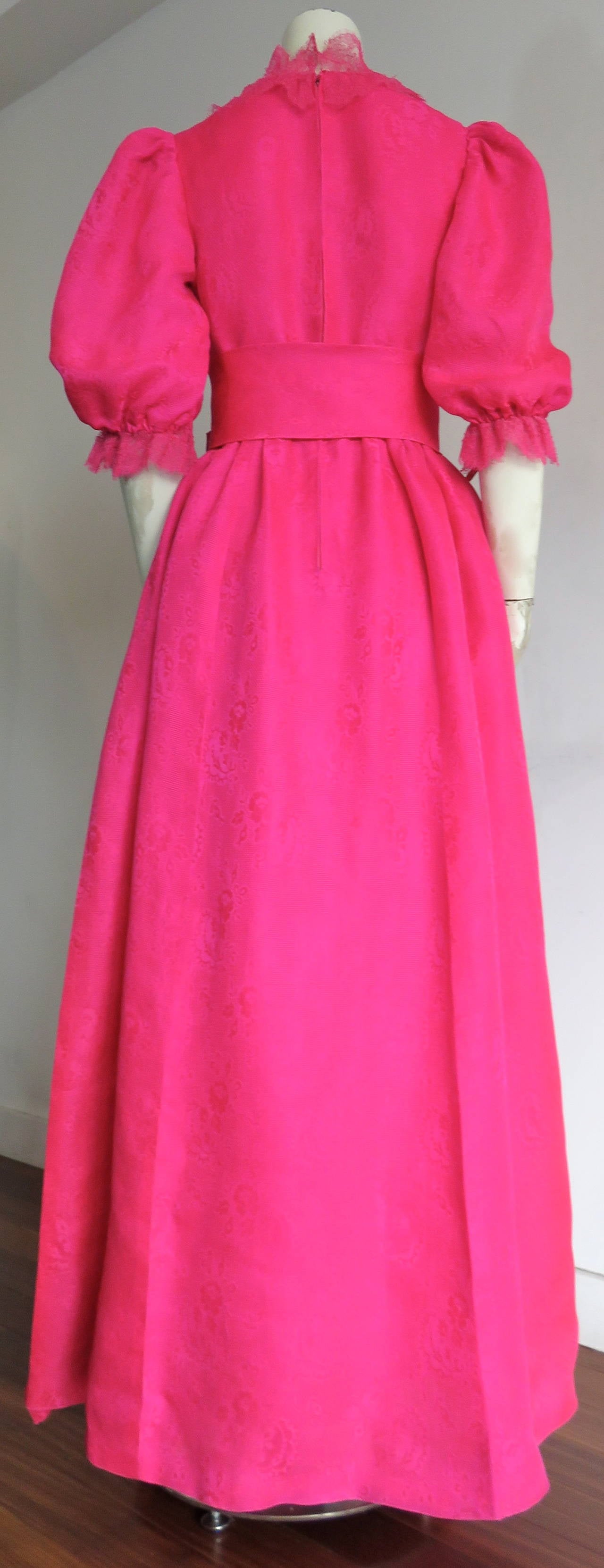 1970's NINA RICCI PARIS Haute pink silk evening gown For Sale 1