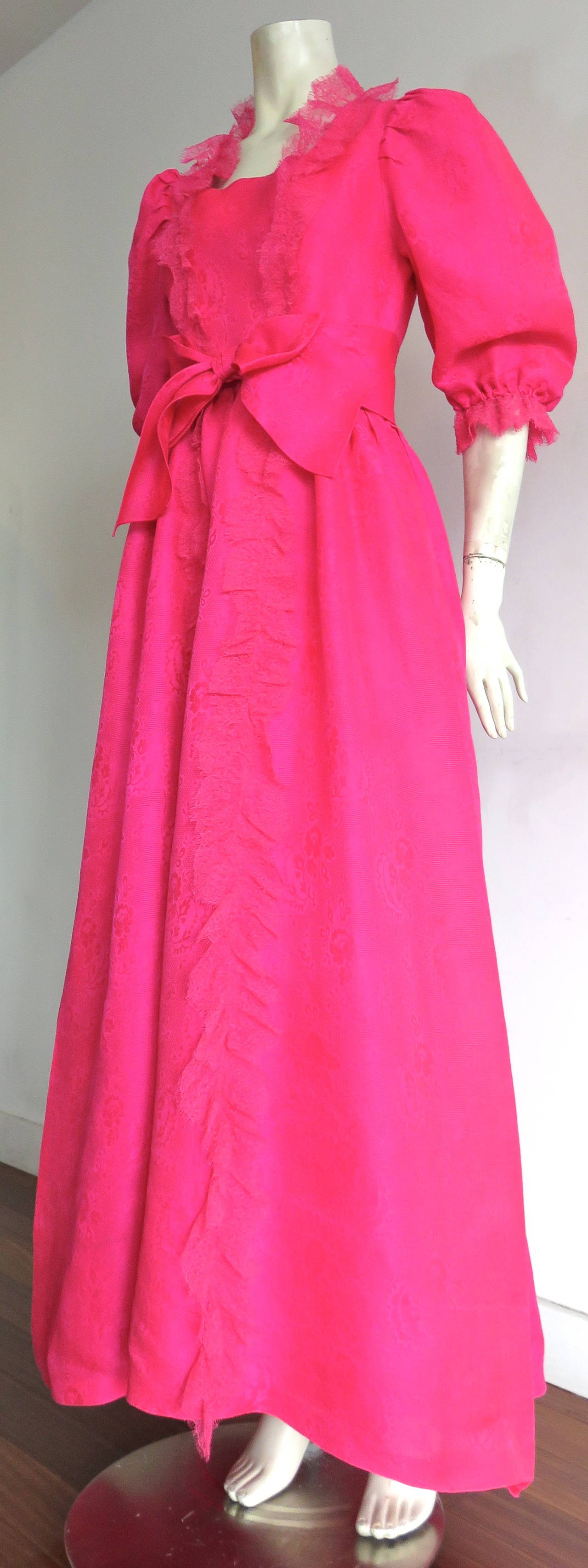 1970's NINA RICCI PARIS Haute pink silk evening gown For Sale 2