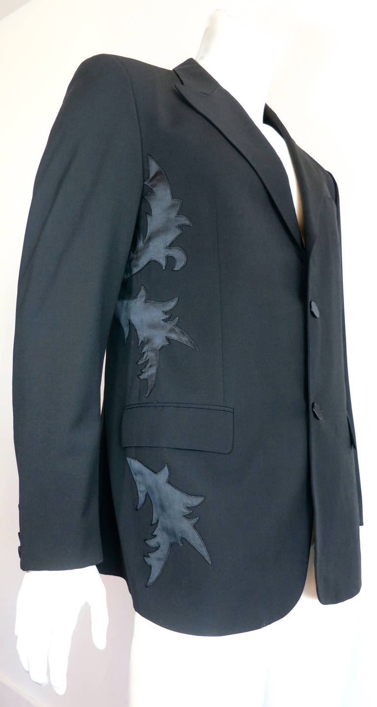 Black 1990's GIANNI VERSACE COUTURE Men's satin applique tuxedo jacket For Sale