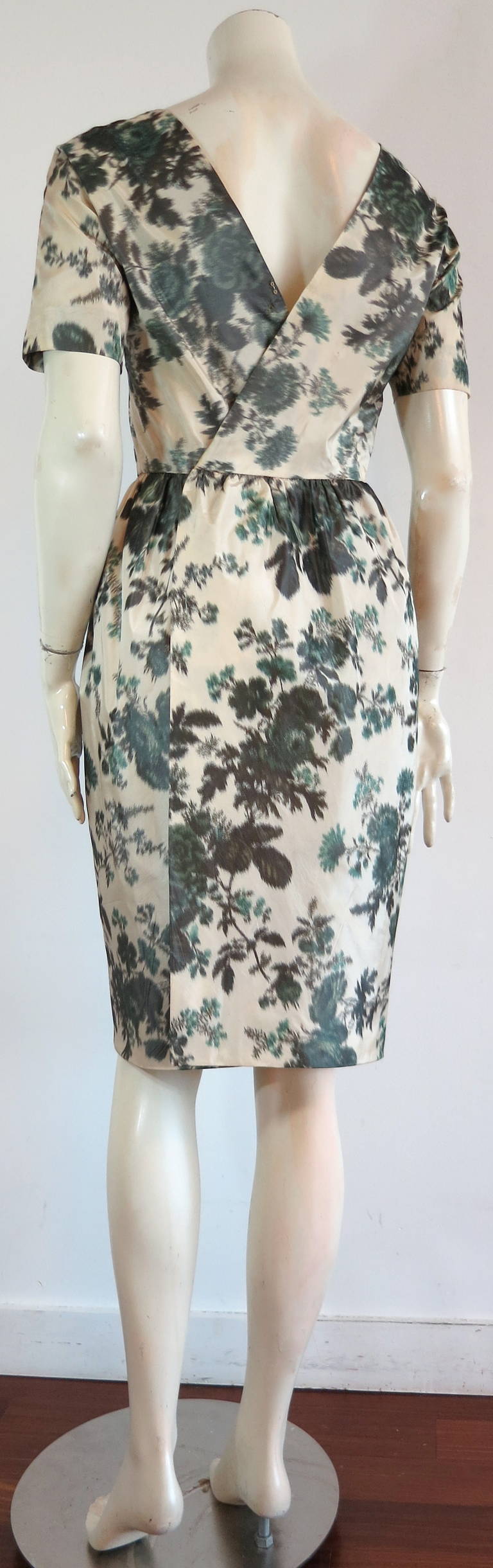 1950's EISA / BALENCIAGA Silk taffeta couture dress For Sale 3