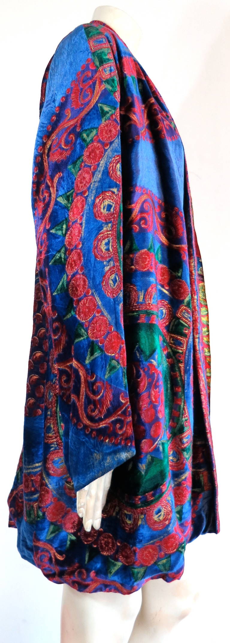 1980's GIANNI VERSACE Hand-painted silk velvet robe jacket 2
