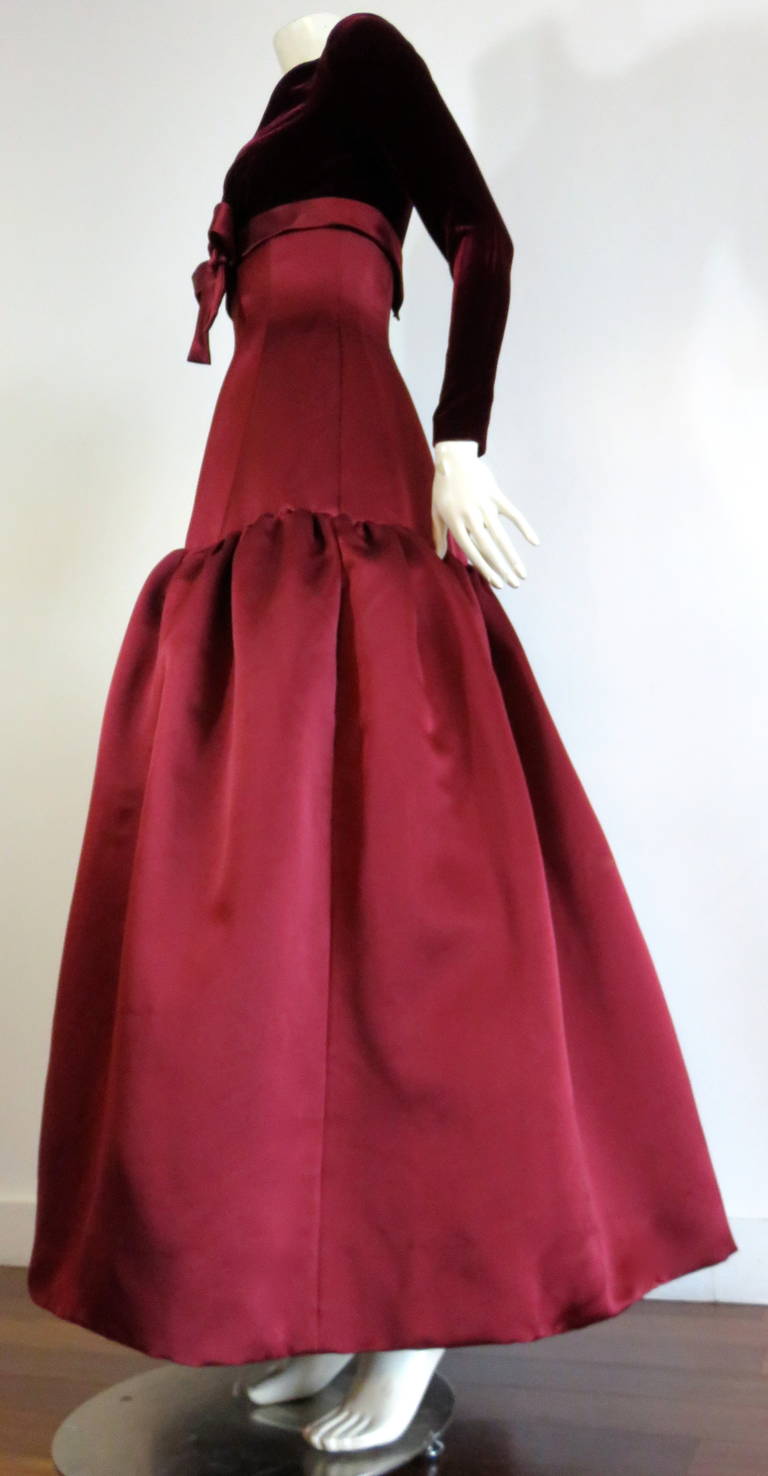 1980's OSCAR DE LA RENTA Silk satin & velvet ball gown dress For Sale 4