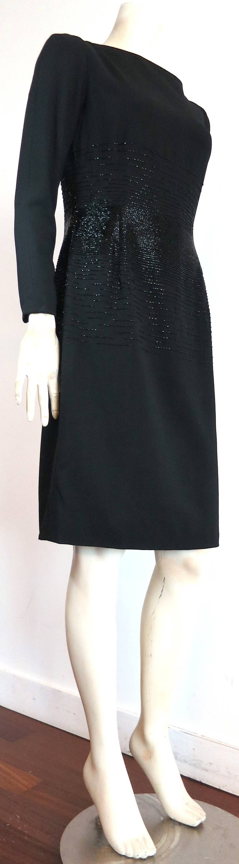 Black 1990's OSCAR DE LA RENTA Beaded cocktail dress For Sale
