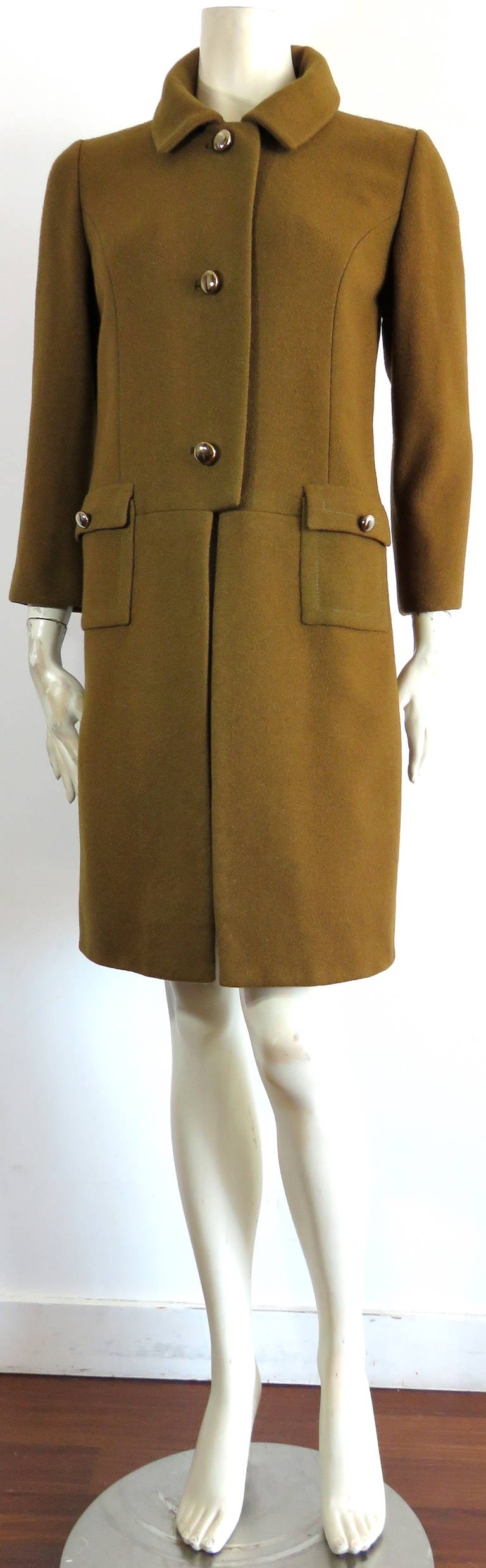 1950's FONTANA ROMA Olive wool coat In Good Condition For Sale In Newport Beach, CA