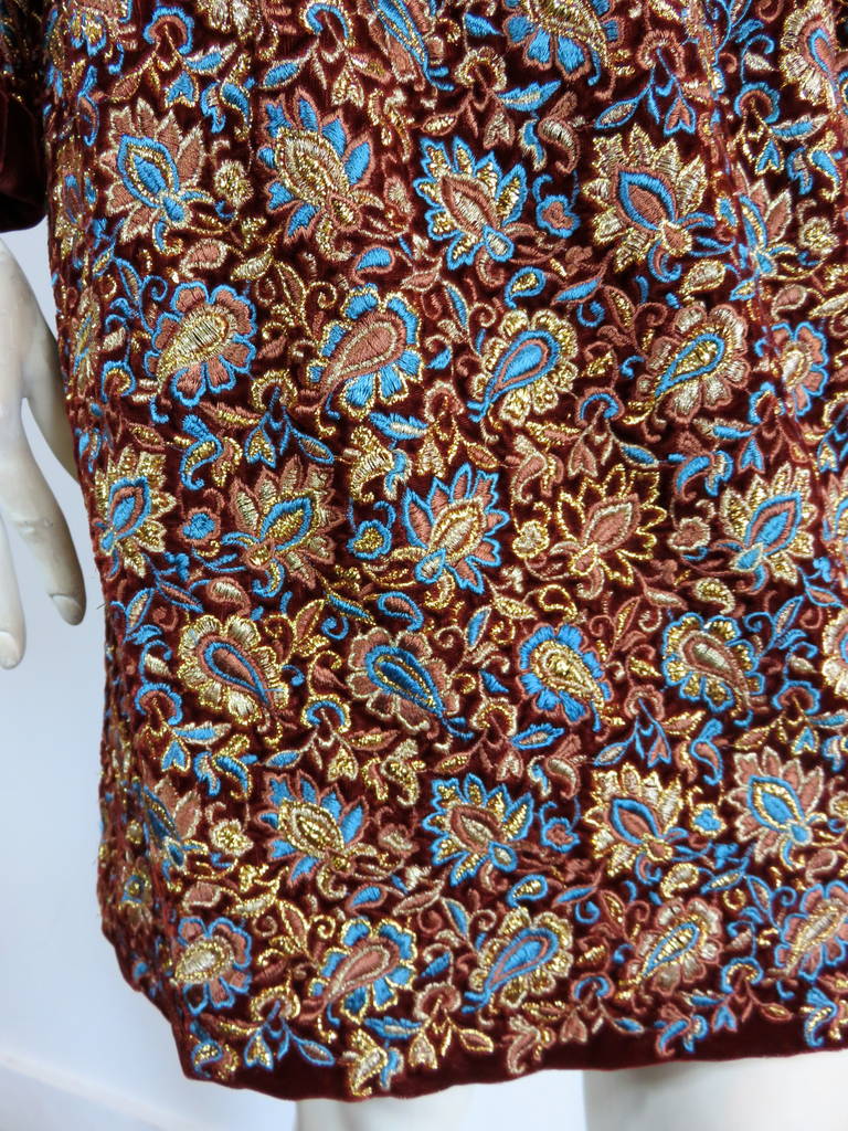1980's OSCAR DE LA RENTA Embroidered velvet evening skirt suit For Sale 5