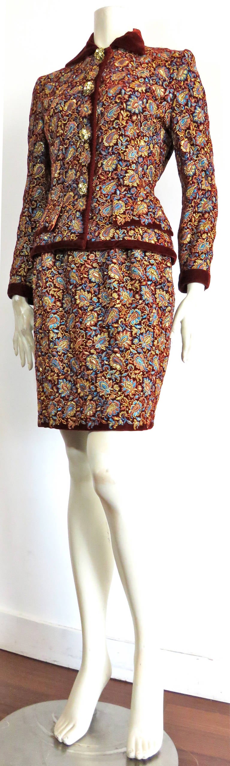 Brown 1980's OSCAR DE LA RENTA Embroidered velvet evening skirt suit For Sale