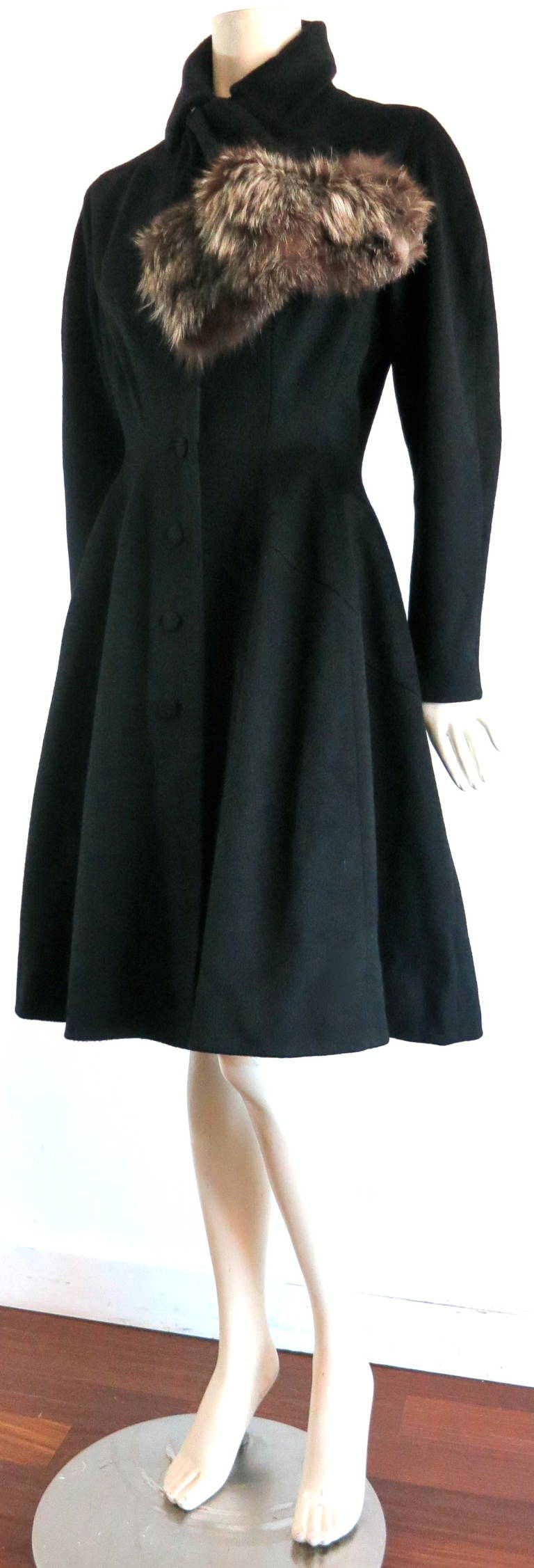 1950's LILLI ANN Black wool coat with fox fur trim 2