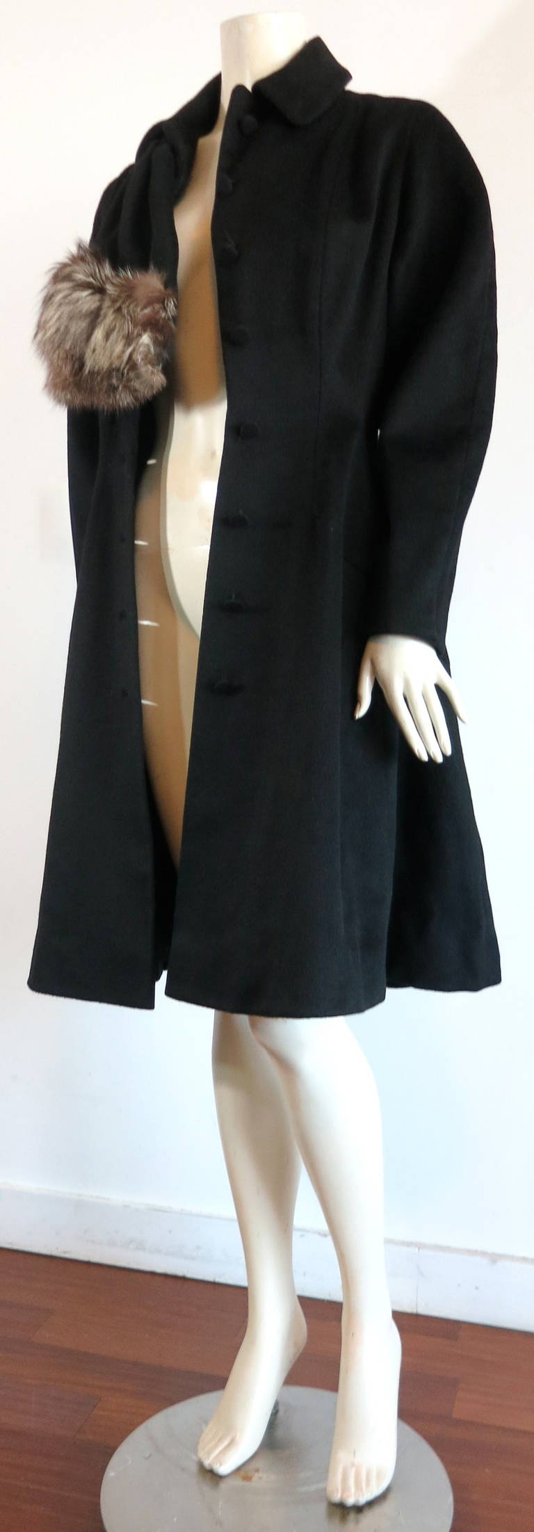 Women's 1950's LILLI ANN Black wool coat with fox fur trim