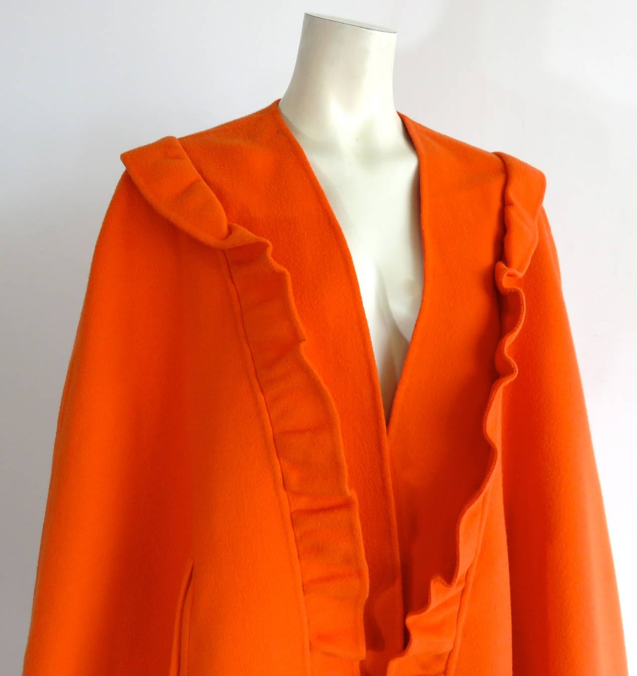 1980's MILA SCHON Tangerine wool cape In Excellent Condition In Newport Beach, CA