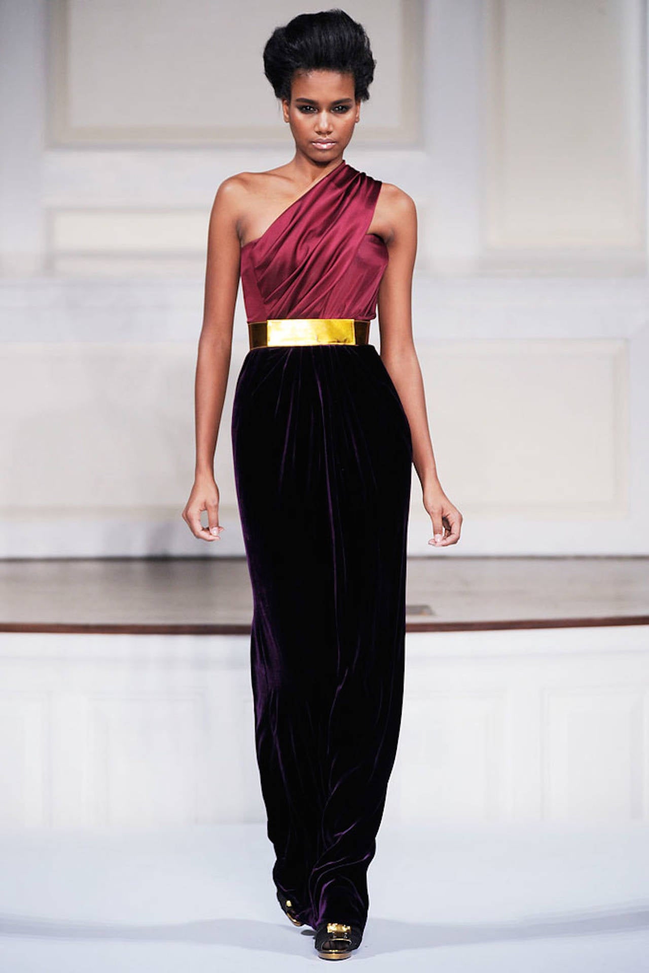 Women's Fall 2009 OSCAR DE LA RENTA 'Look 44' evening dress For Sale