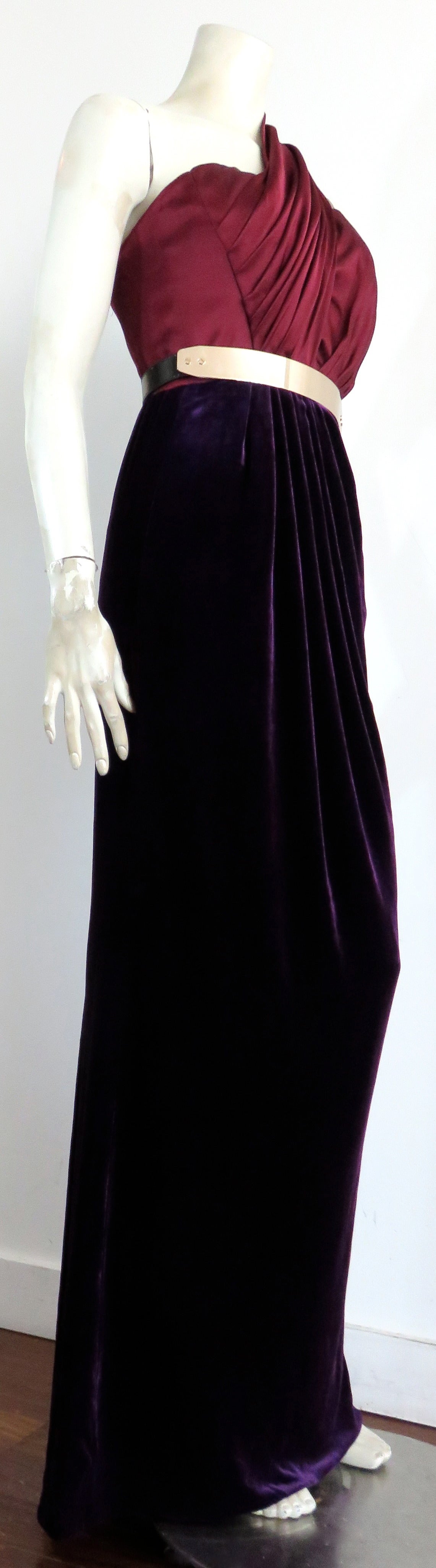 Fall 2009 OSCAR DE LA RENTA 'Look 44' evening dress For Sale 3