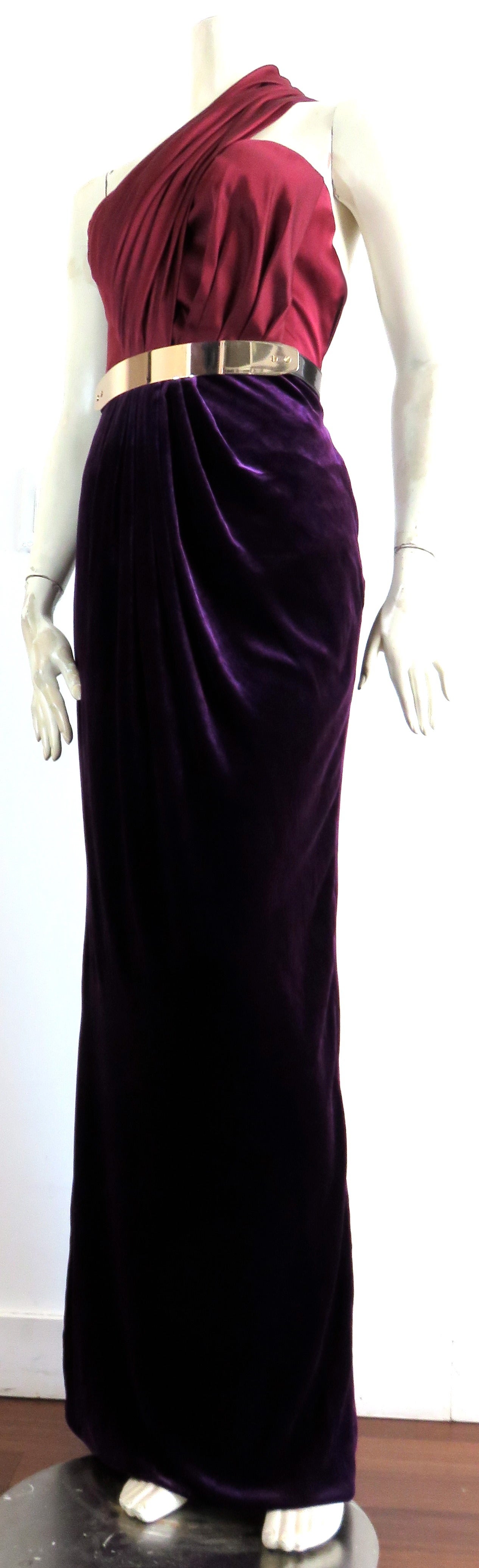 Fall 2009 OSCAR DE LA RENTA 'Look 44' evening dress For Sale 2