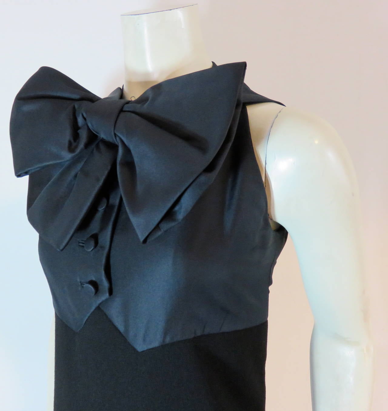 1960's GEOFFREY BEENE Black 'Pussycat' bow dress In Excellent Condition In Newport Beach, CA