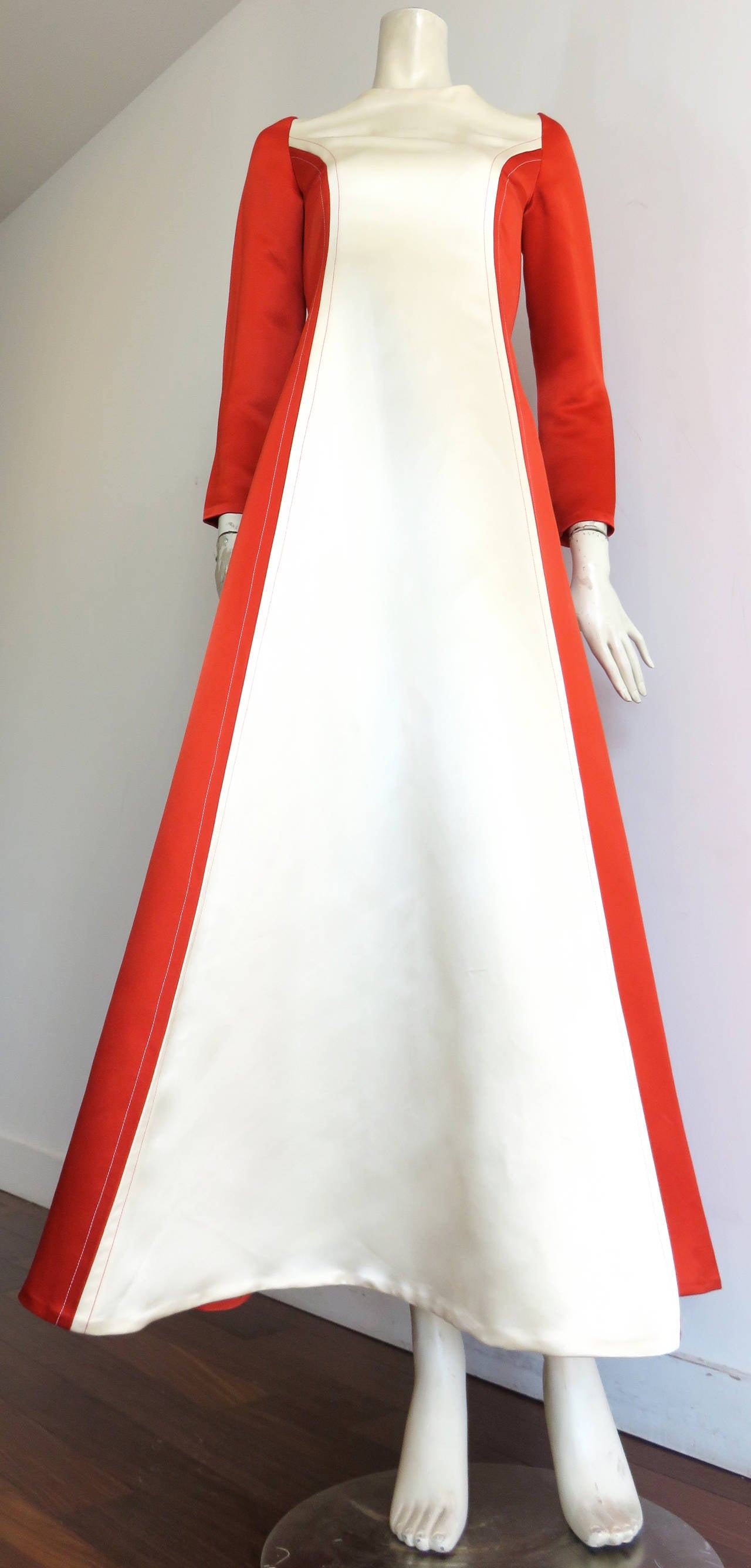 Beige 1970's BILL BLASS Silk satin evening gown dress For Sale