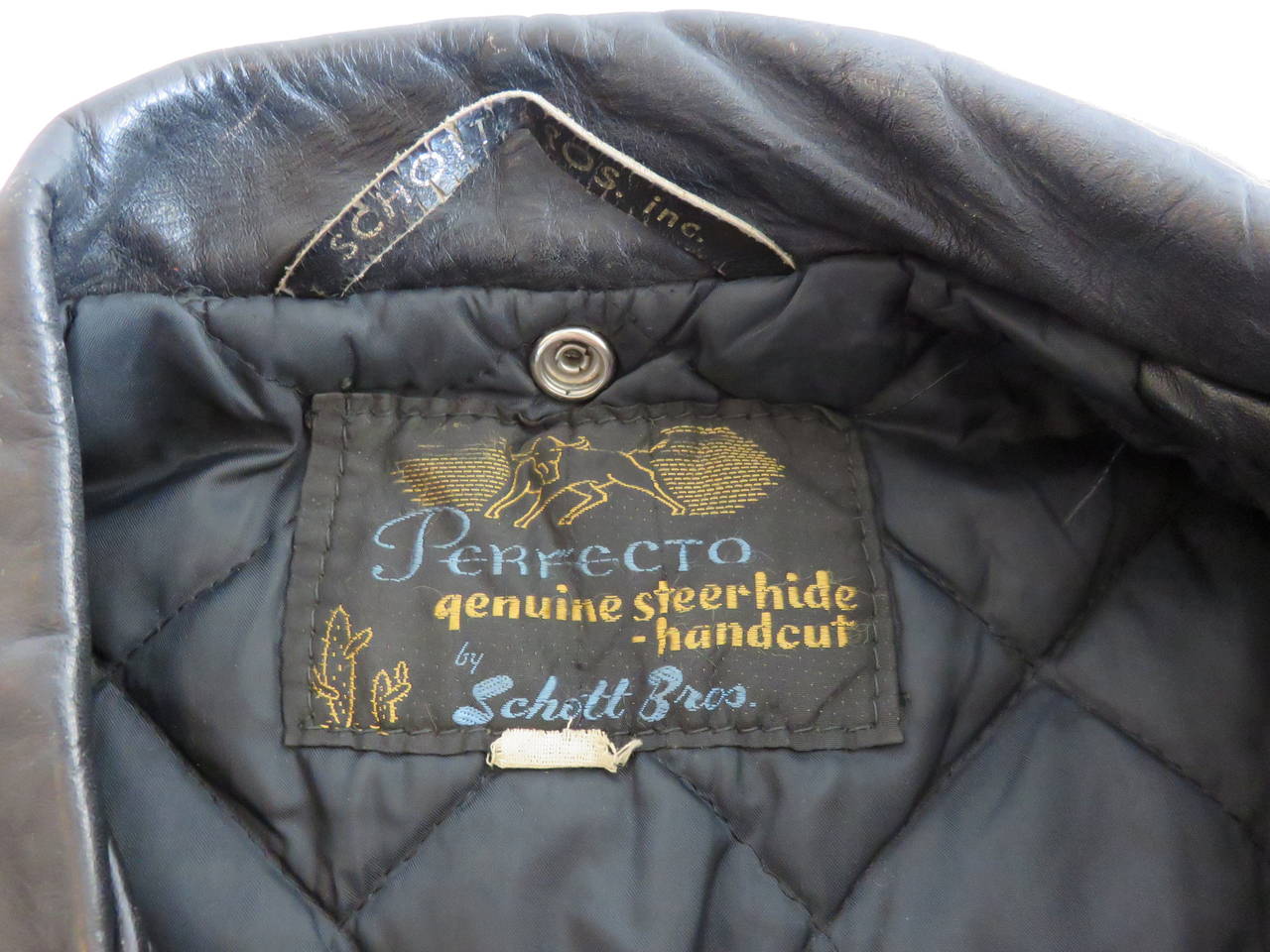1960's SCHOTT BROS. USA Men's Perfecto leather motorcycle jacket For Sale 4