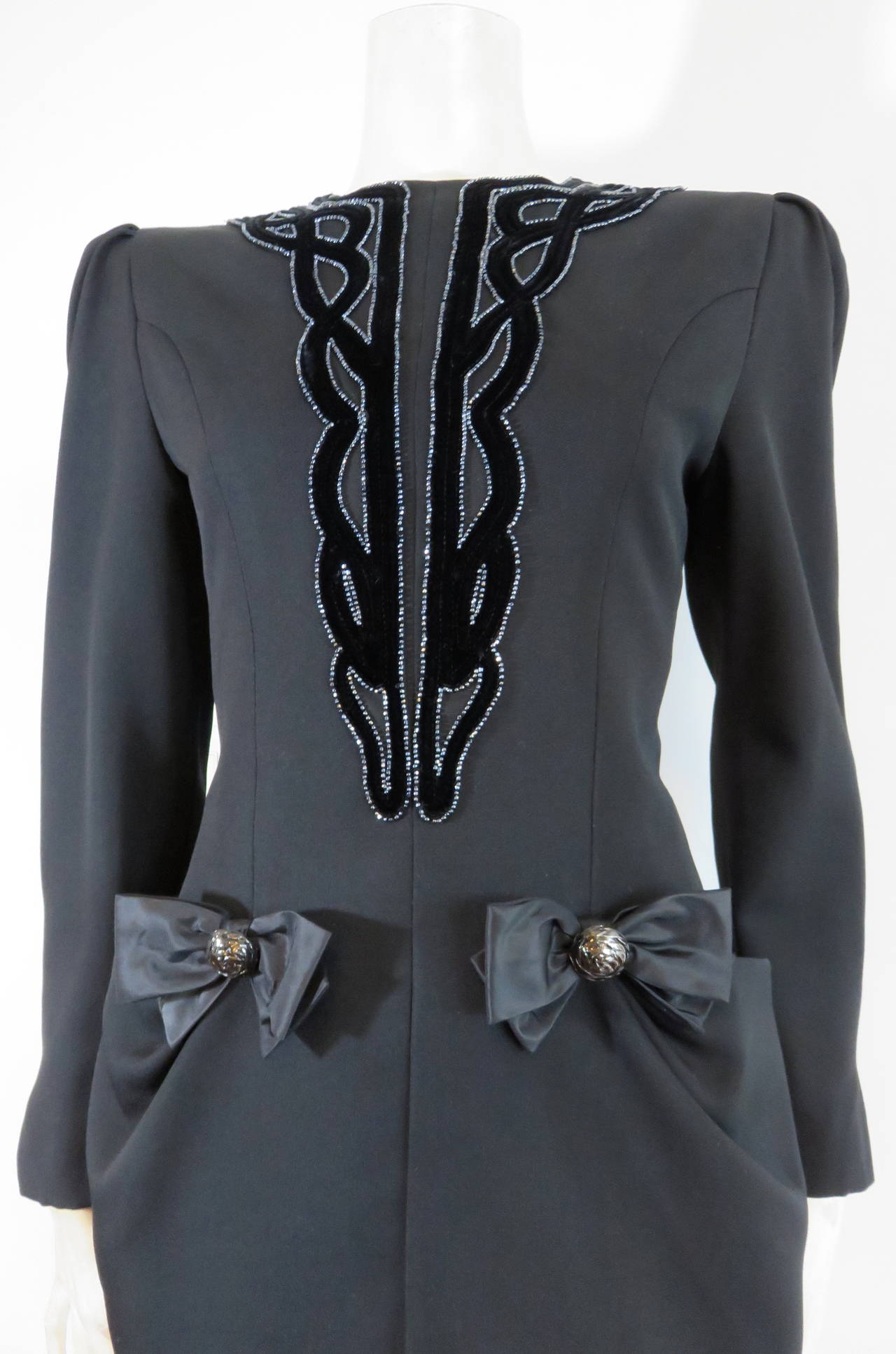 Women's 1980's NINA RICCI Black cocktail dress with velvet appliqué & beading For Sale