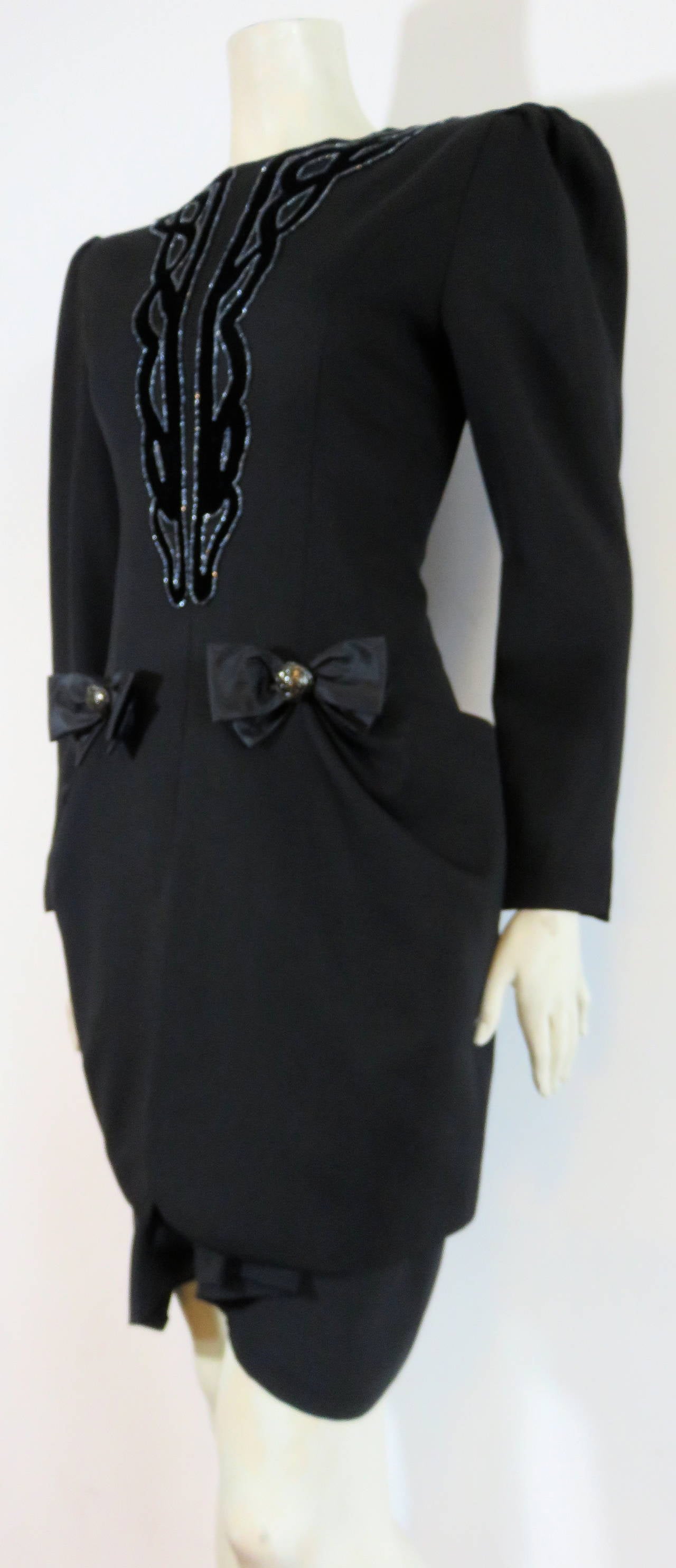1980's NINA RICCI Black cocktail dress with velvet appliqué & beading In Excellent Condition For Sale In Newport Beach, CA