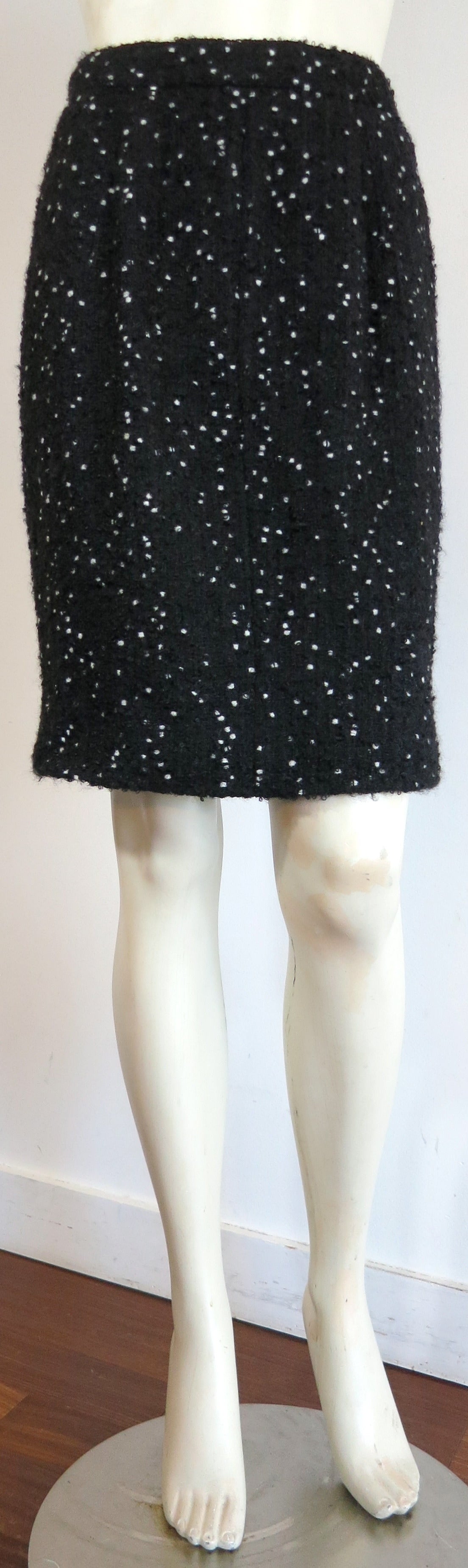 1980's VALENTINO Confetti bouclé 2pc. skirt suit For Sale 4