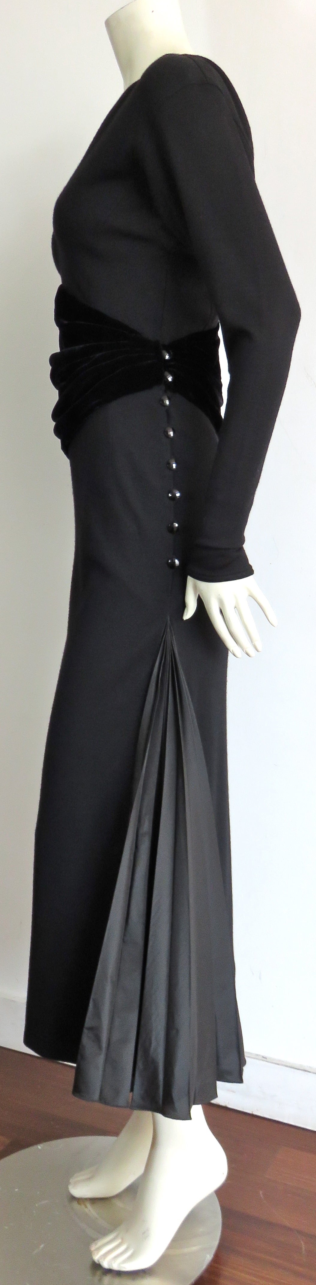 1980's EMANUEL UNGARO Black evening dress In Excellent Condition For Sale In Newport Beach, CA