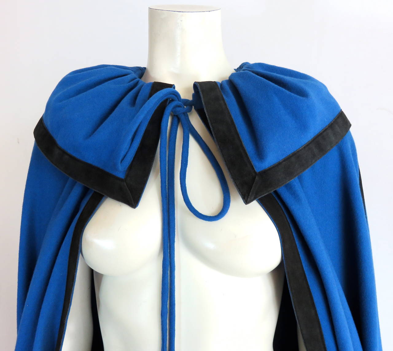 1970's CHRISTIAN DIOR Blue wool & black suede cape 1