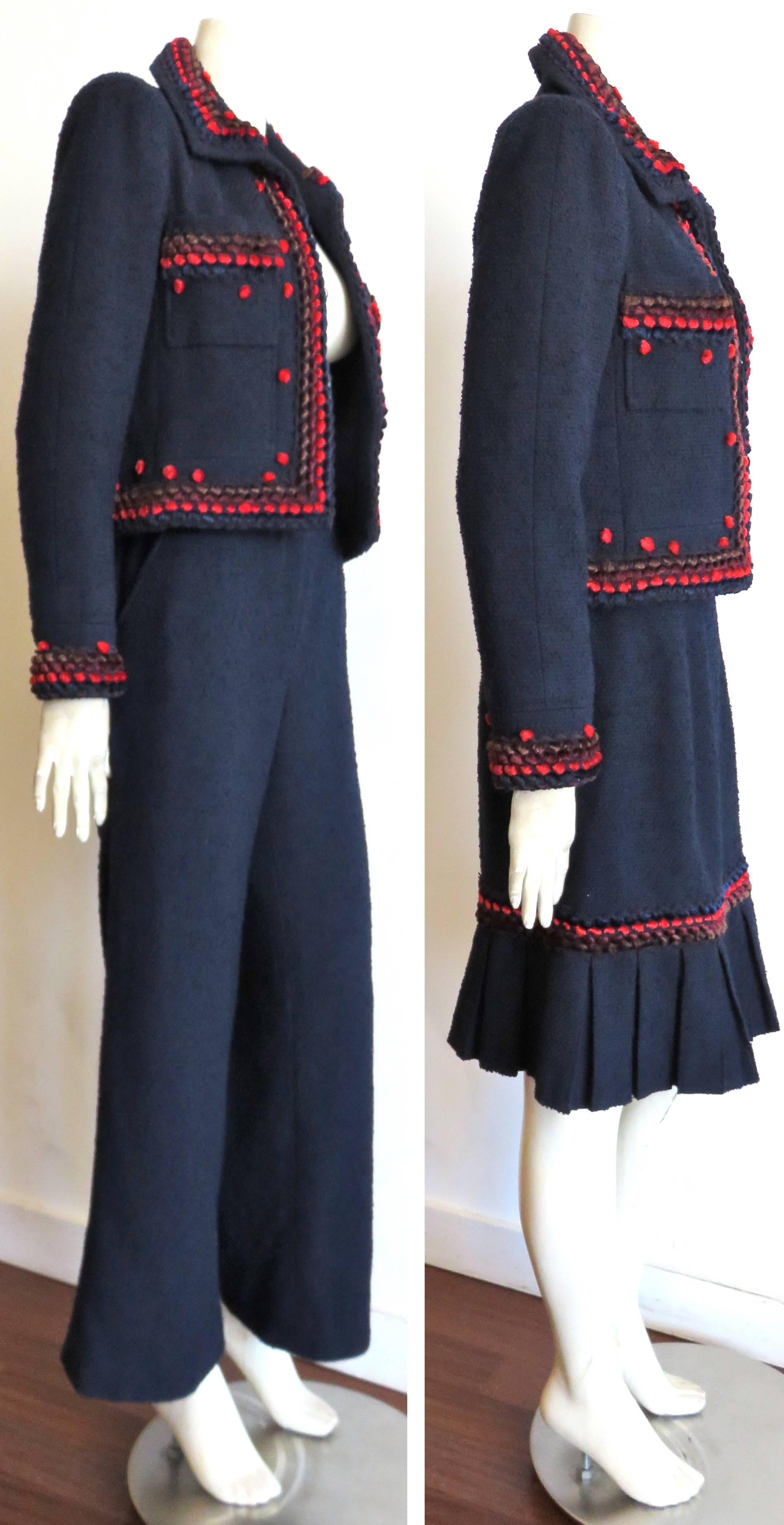 Women's CHANEL PARIS Chenille pom bouclé 3pc. skirt or pant suit For Sale