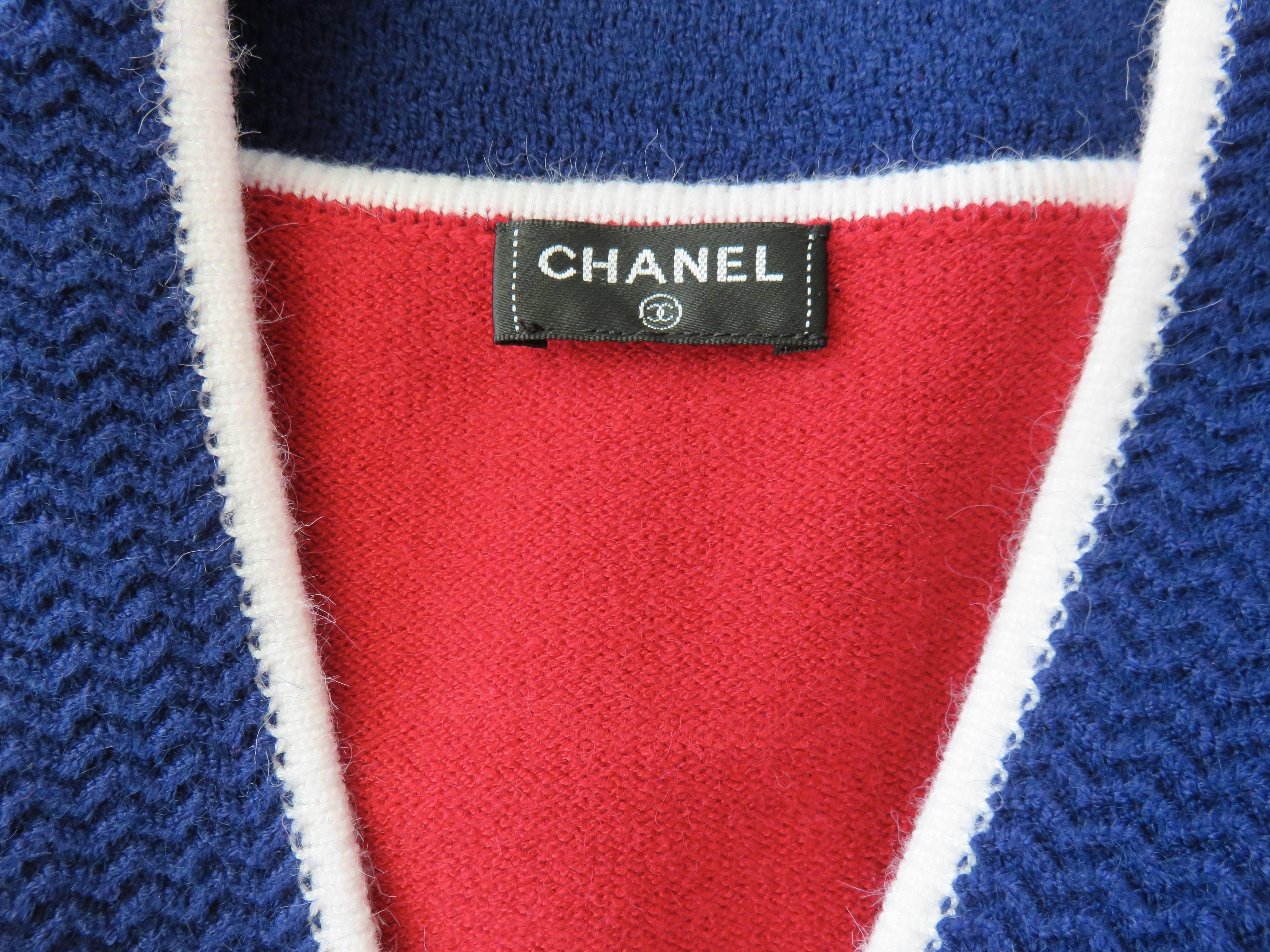 Women's CHANEL PARIS Pure cashmere cardigan sweater - worn once For Sale