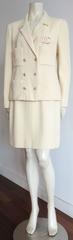 1998 CHANEL BOUTIQUE Classic ivory boucle skirt suit