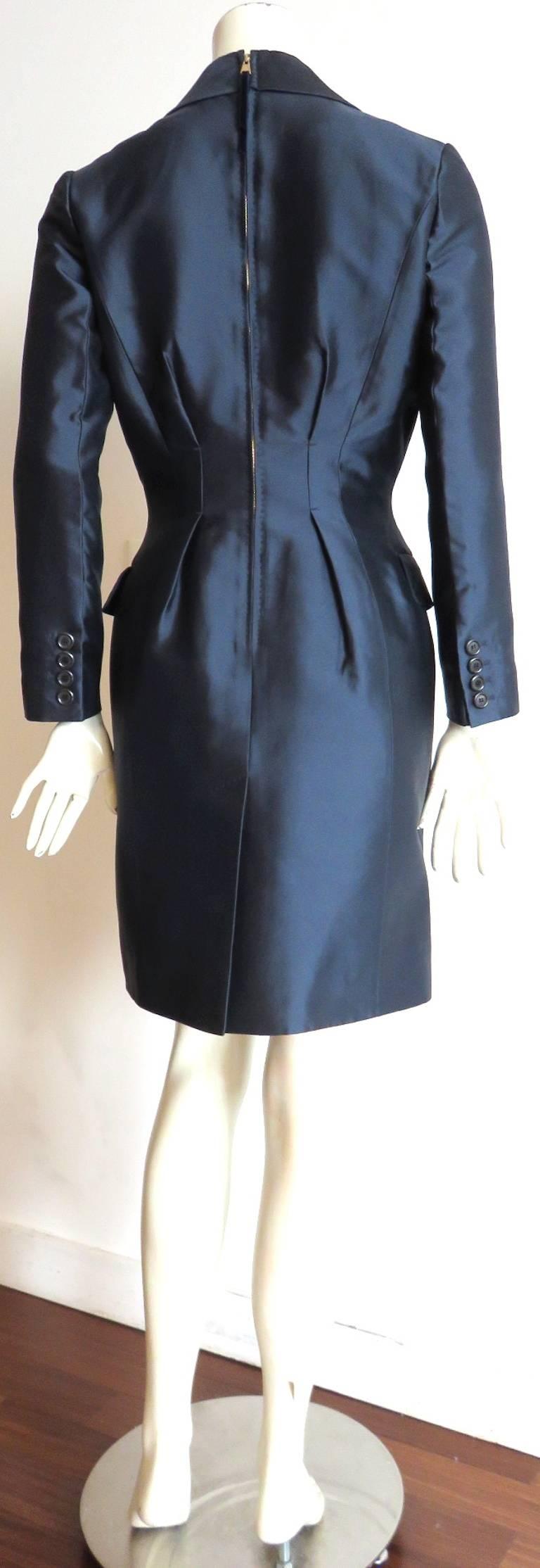 Women's LOUIS VUITTON Silk satin evening coat with dress-style back  For Sale