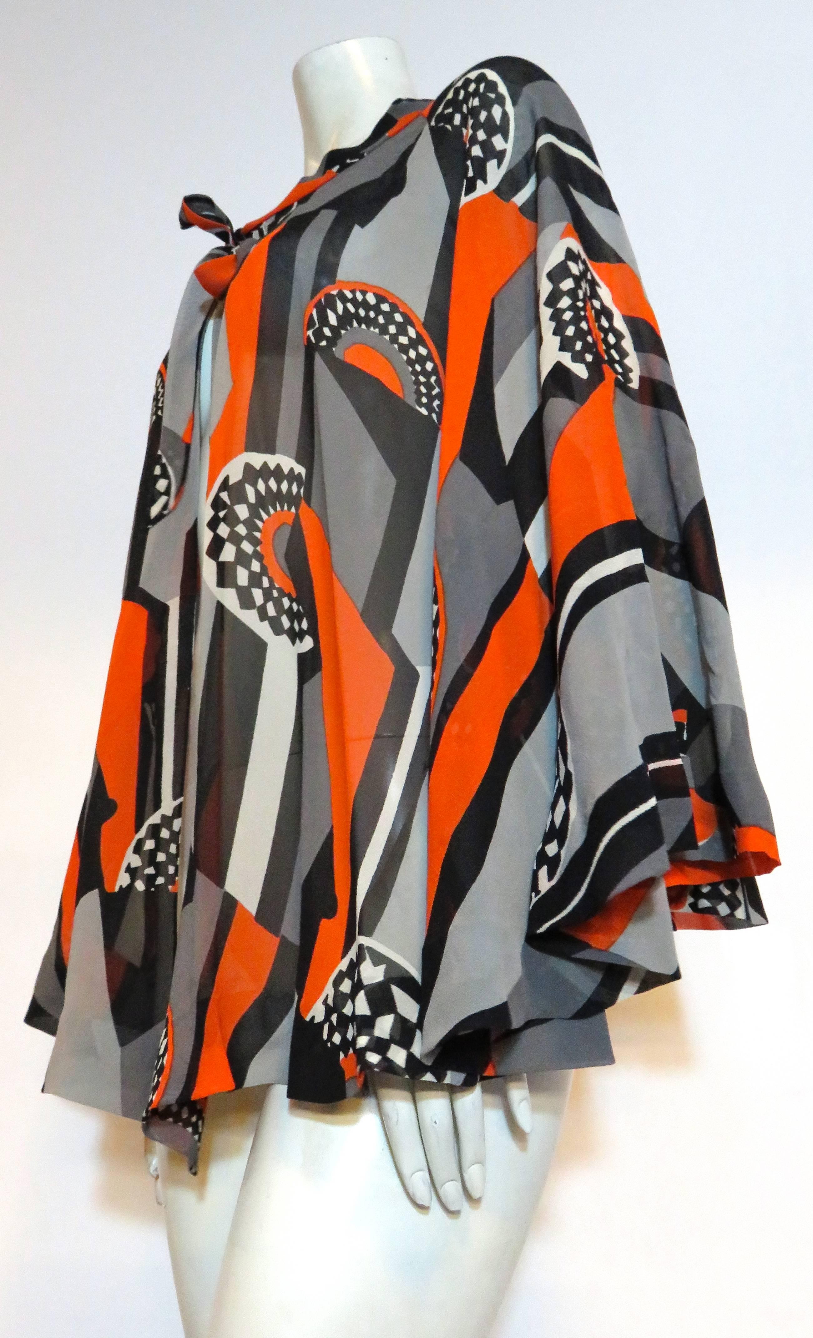 1970's LA MENDOLA Deco-printed silk cape For Sale 2