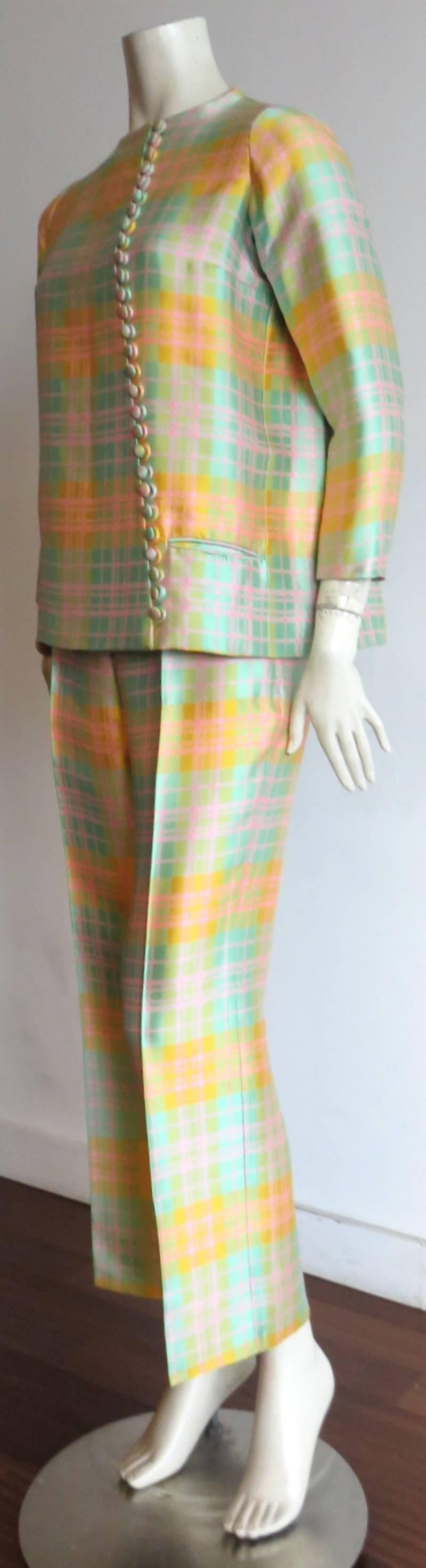 Beige 1970's DONALD BROOKS Silk jacket & pant set For Sale