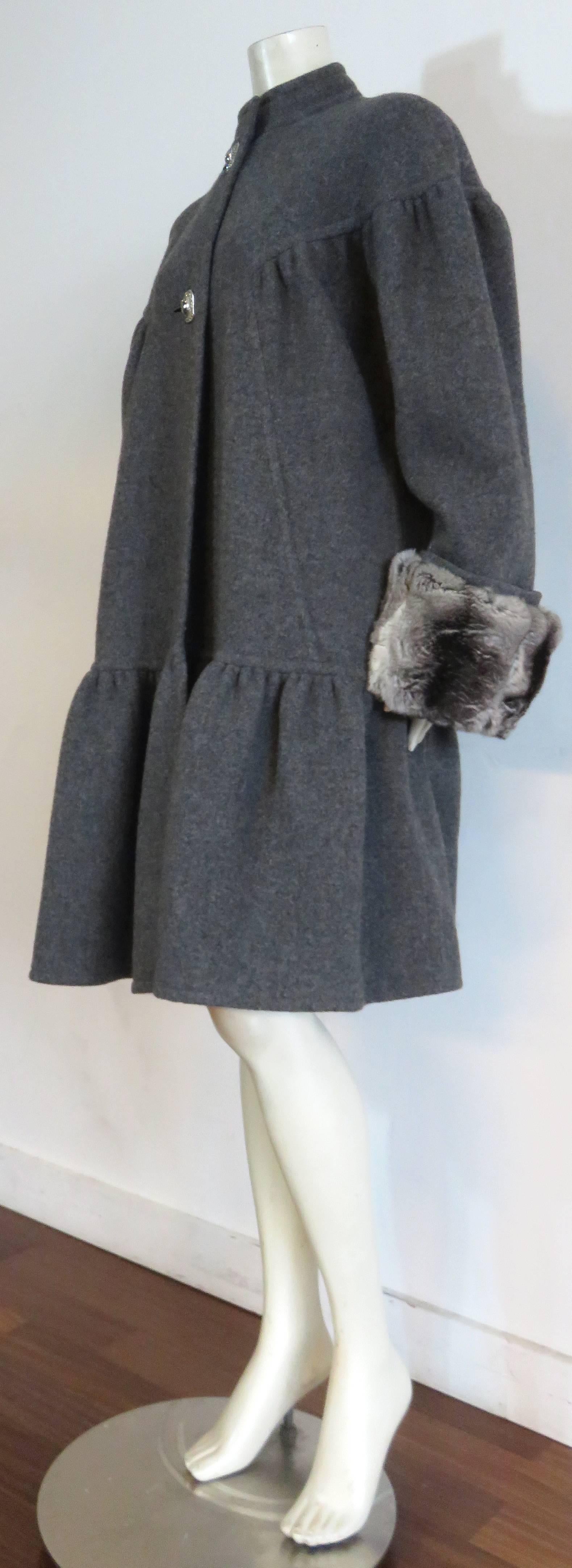 1980's GALANOS Chinchilla cuffed double-face wool coat In Excellent Condition For Sale In Newport Beach, CA