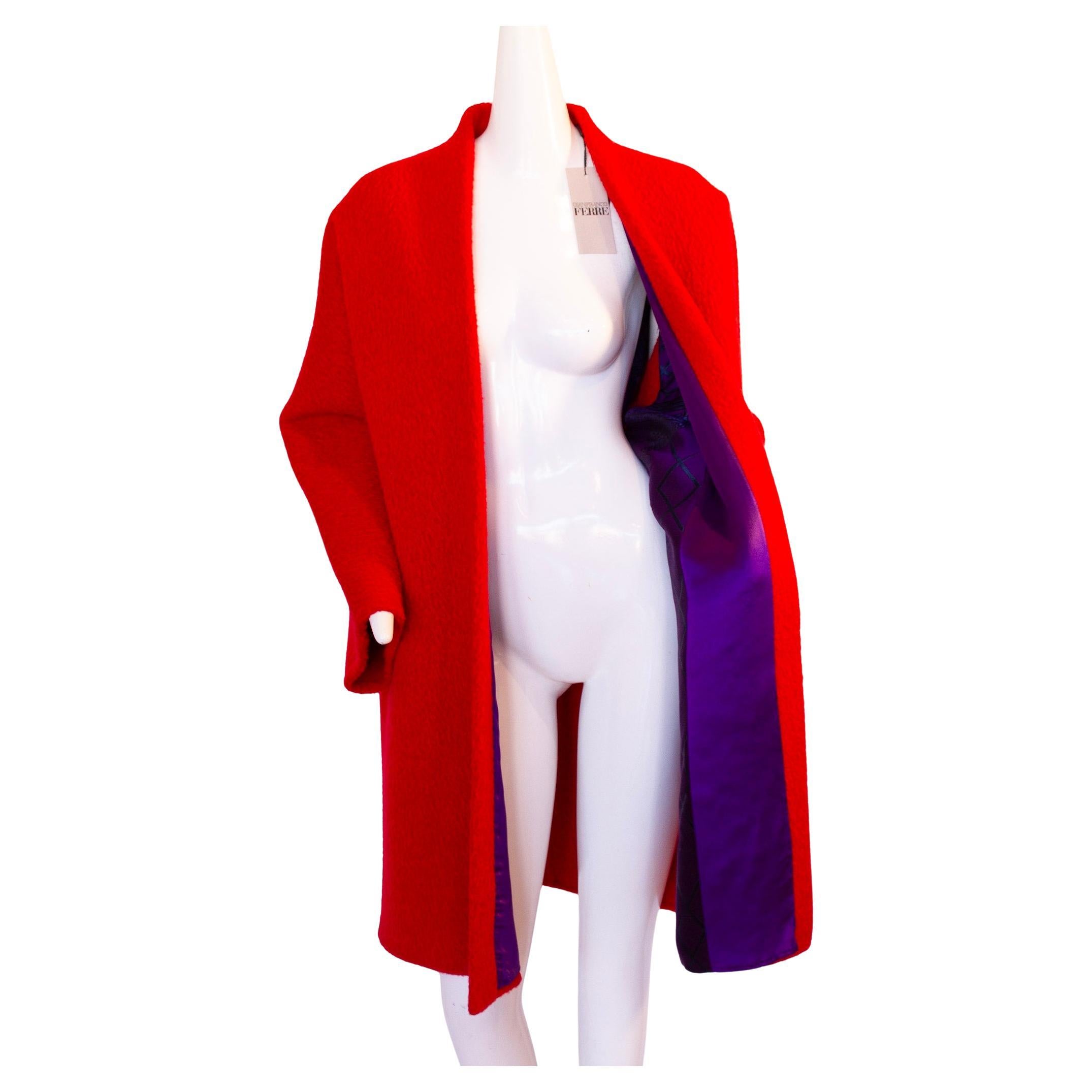 Gianfranco Ferre, Rojo, Lana y alpaca, Abrigo capullo, 1978