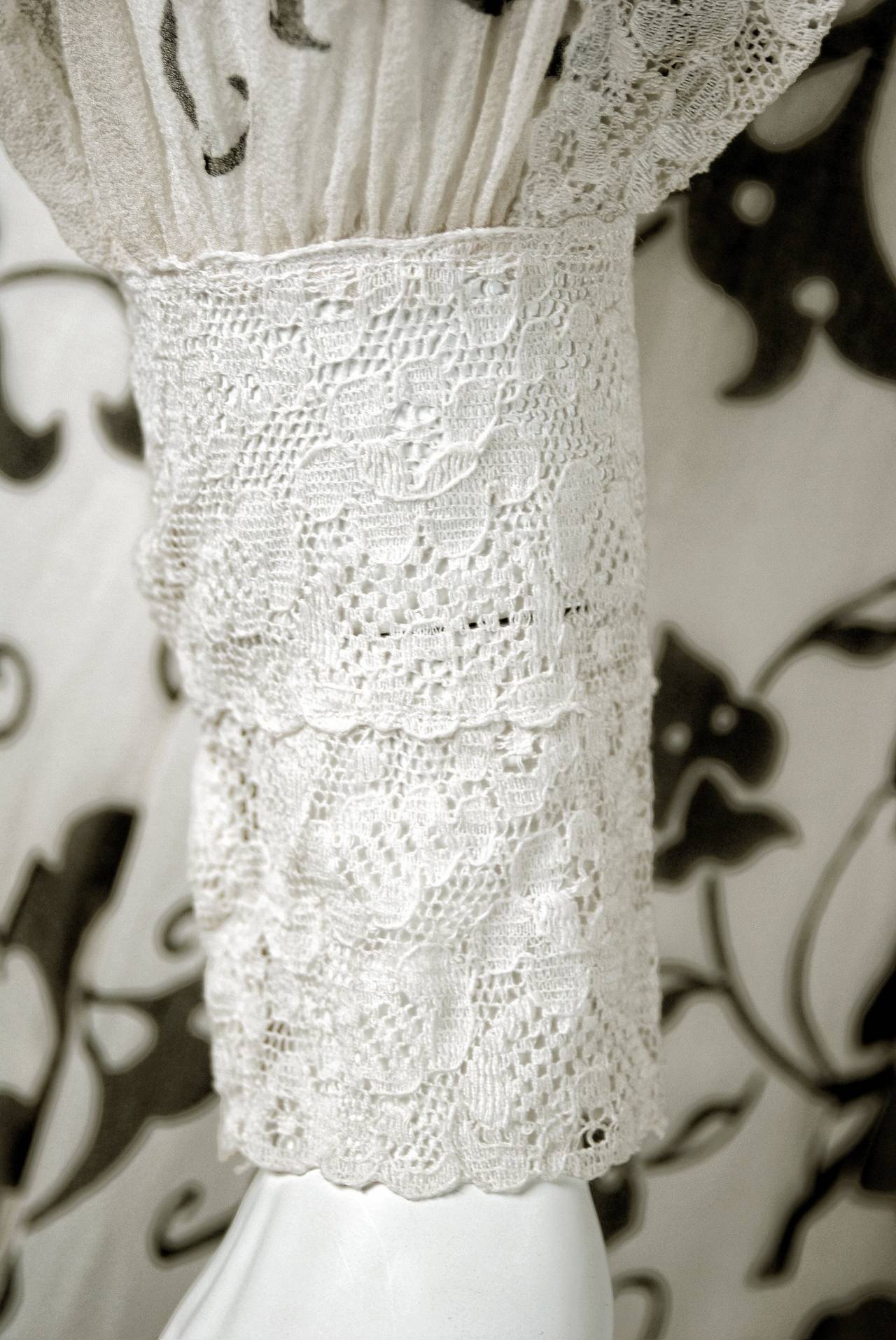Vintage 1970's Thea Porter Couture Art Nouveau Print Silk & White Lace Dress For Sale 6