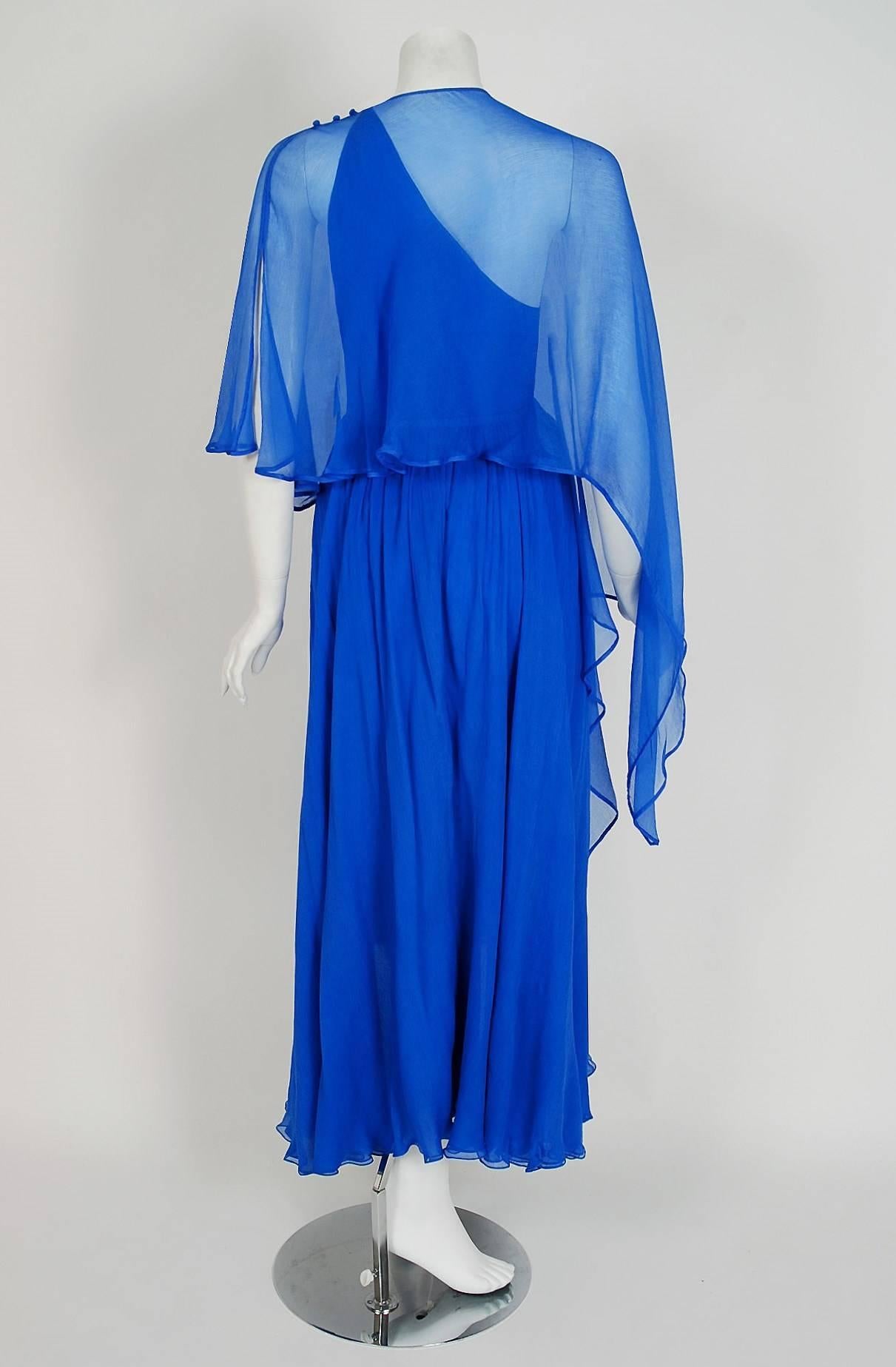 Vintage 1970's Oscar de la Renta Royal-Blue Silk Asymmetric Caftan Dress Set In Good Condition In Beverly Hills, CA