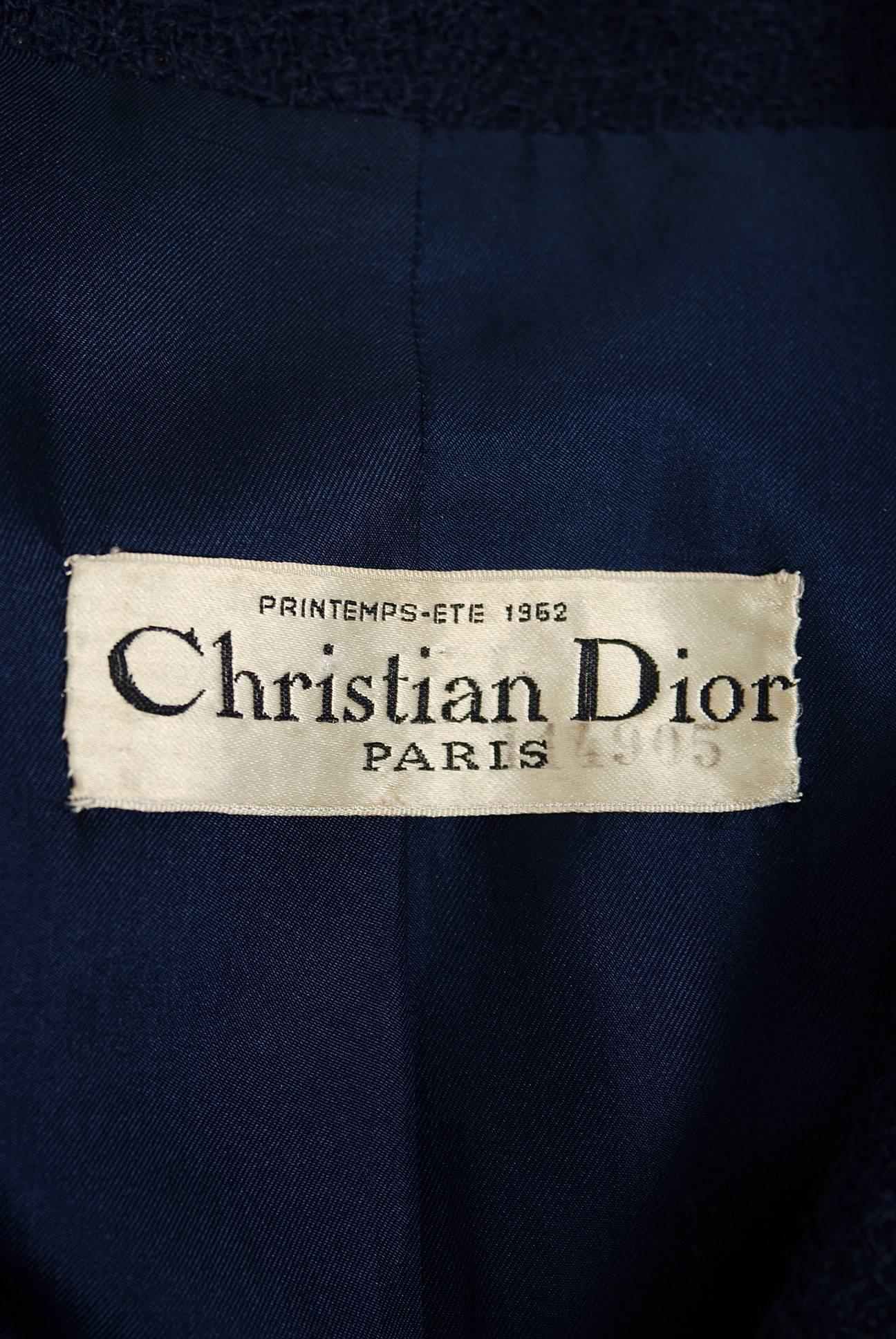 1962 Christian Dior Haute Couture Navy Blue Wool Bow-Tie Tailored Dress Suit In Good Condition In Beverly Hills, CA