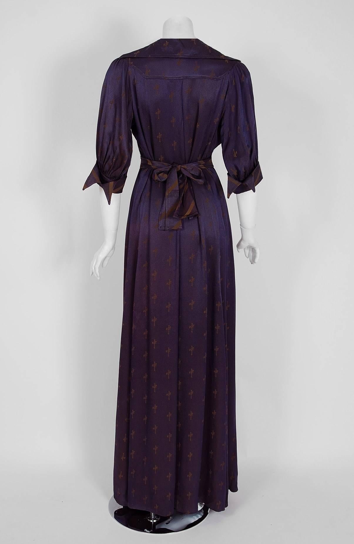 1972 Ossie Clark Purple Celia Birtwell Print Crepe-Satin Collar Plunge Dress In Excellent Condition In Beverly Hills, CA