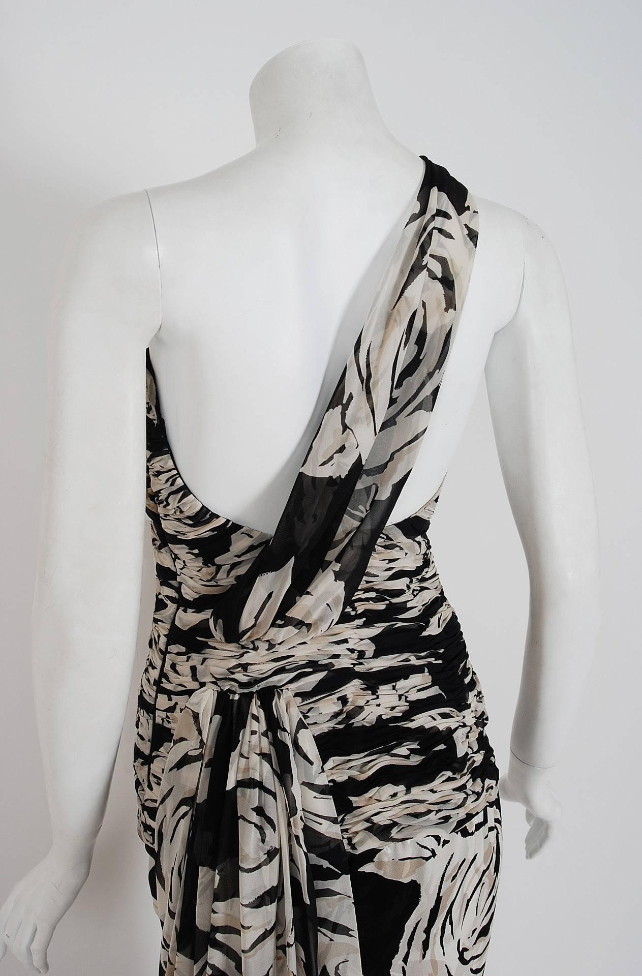 1979 Valentino Black & White Roses Floral Draped Silk One-Shoulder Trained Gown In Excellent Condition In Beverly Hills, CA